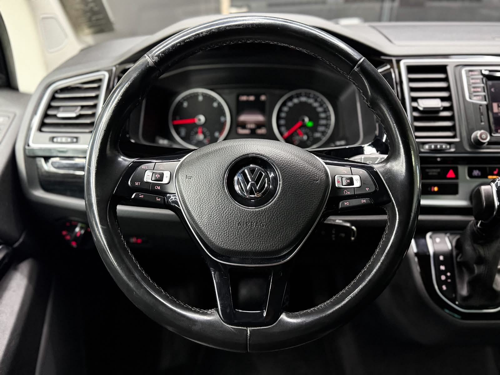 VW T6 Multivan 2.0 Bi-TDI Highline 4Motion DSG-image-10