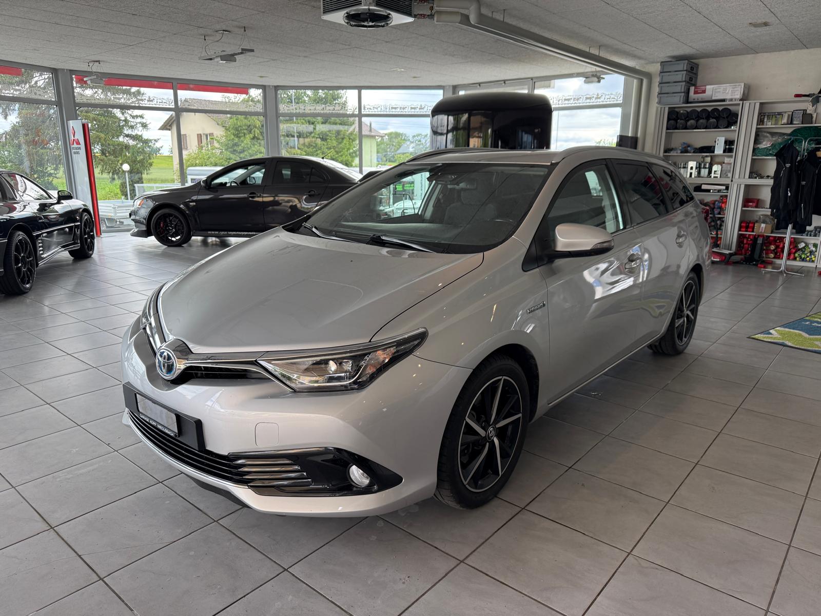 TOYOTA Auris Touring Sports 1.8 HSD Trend e-CVT-image-0