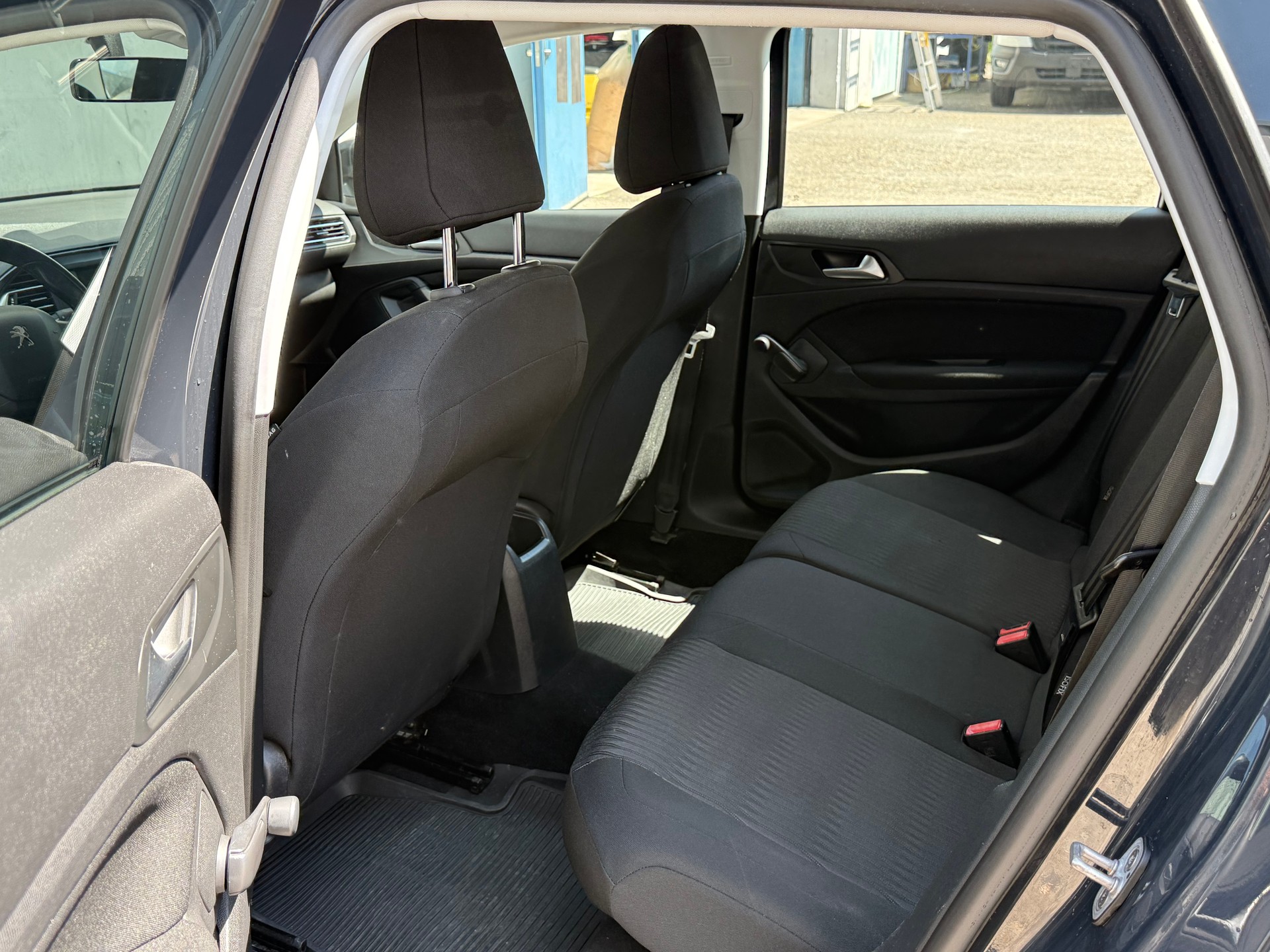 PEUGEOT 308 SW 1.6 BlueHDI Active-image-5