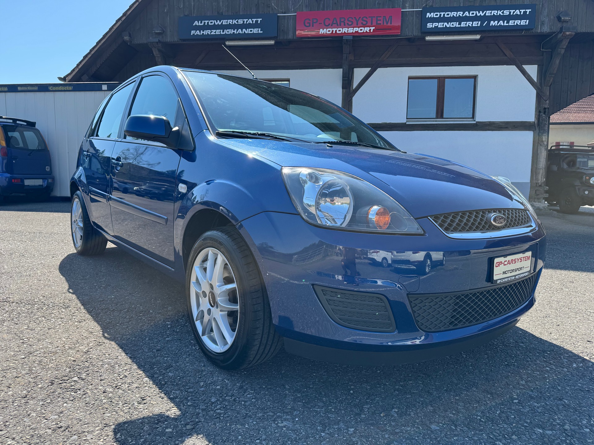 FORD Fiesta 1.4 16V Trend-image-2