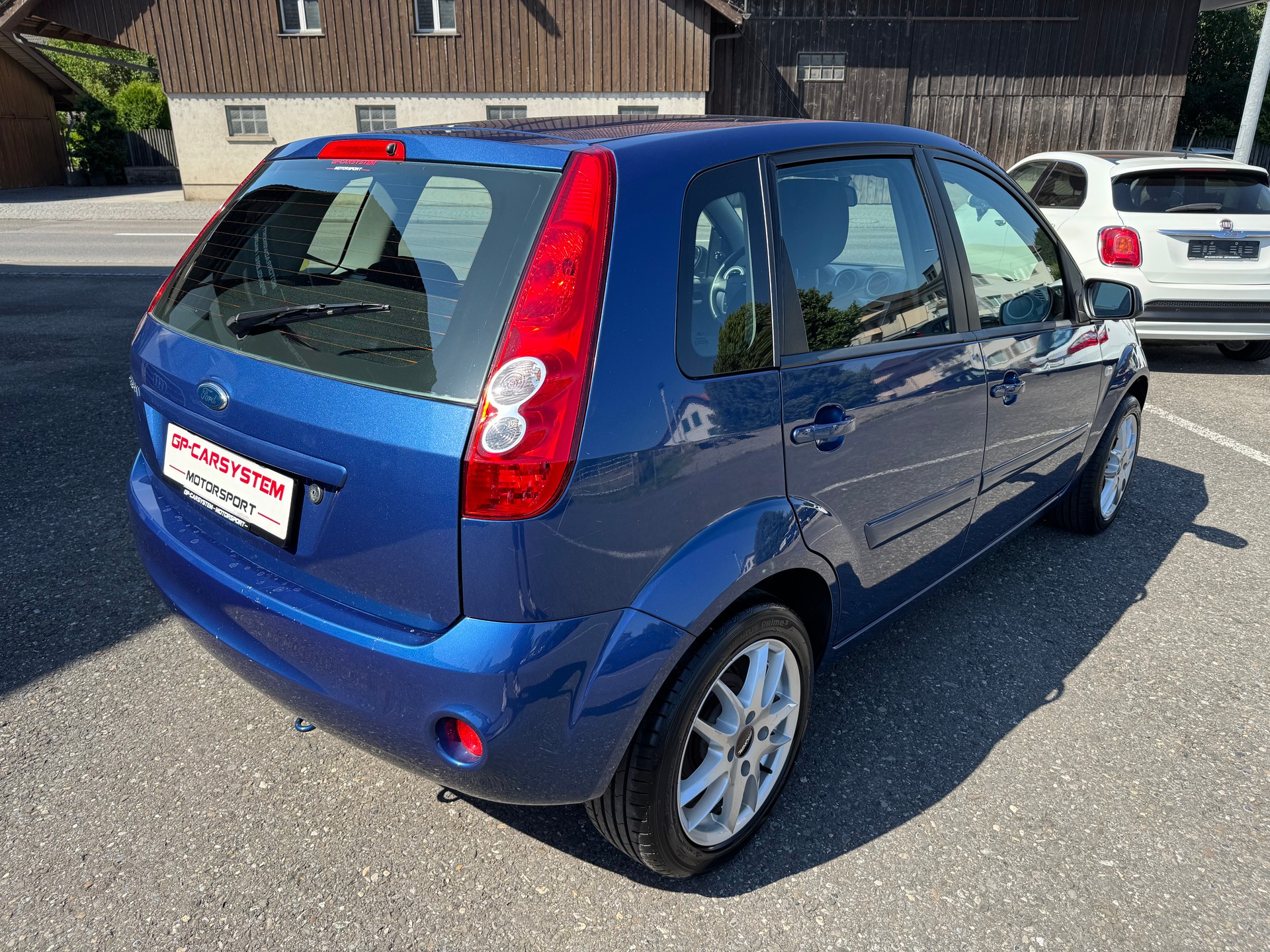 FORD Fiesta 1.4 16V Trend-image-4