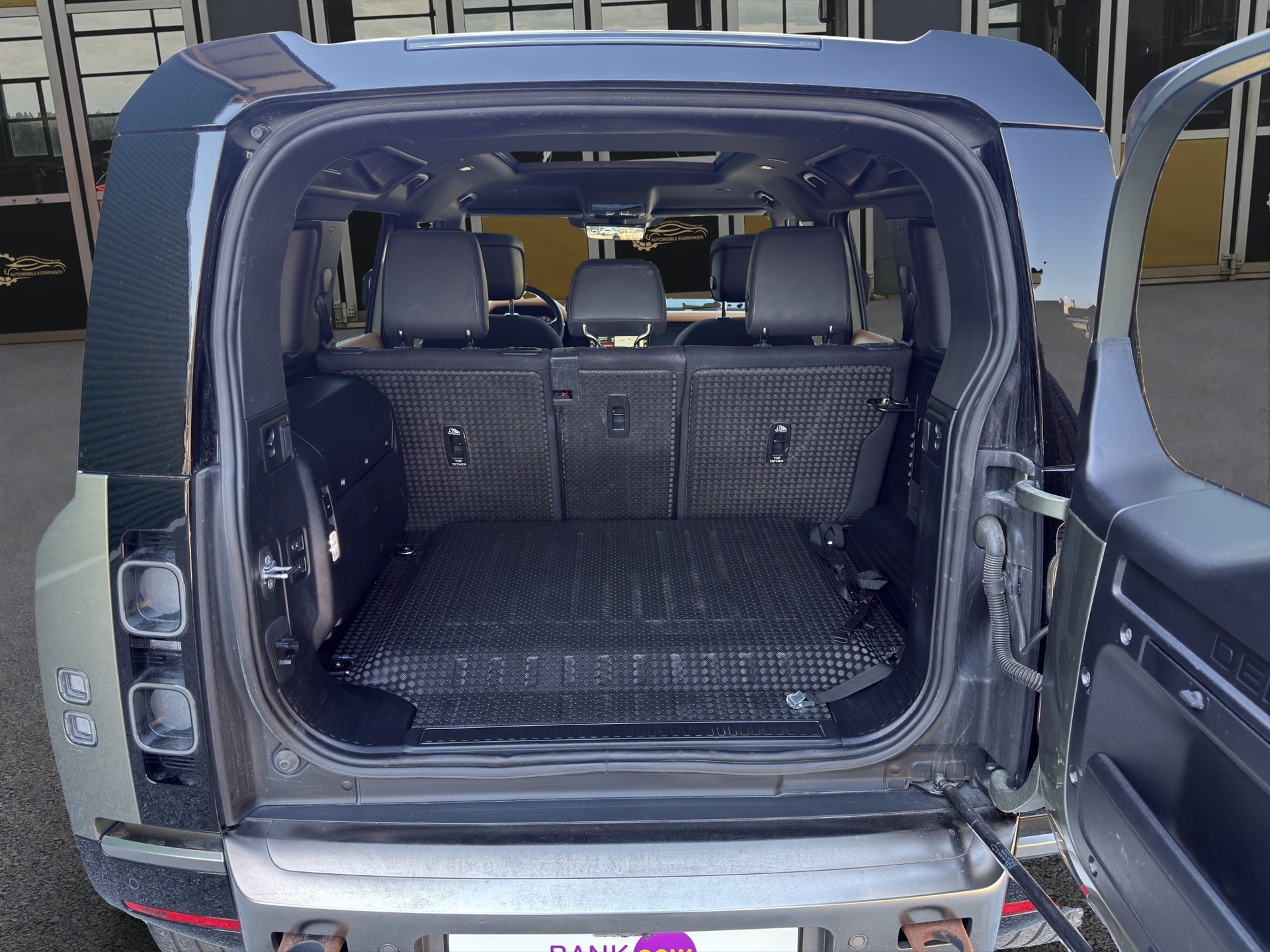 LAND ROVER Defender 110 2.0 P400e X-image-14