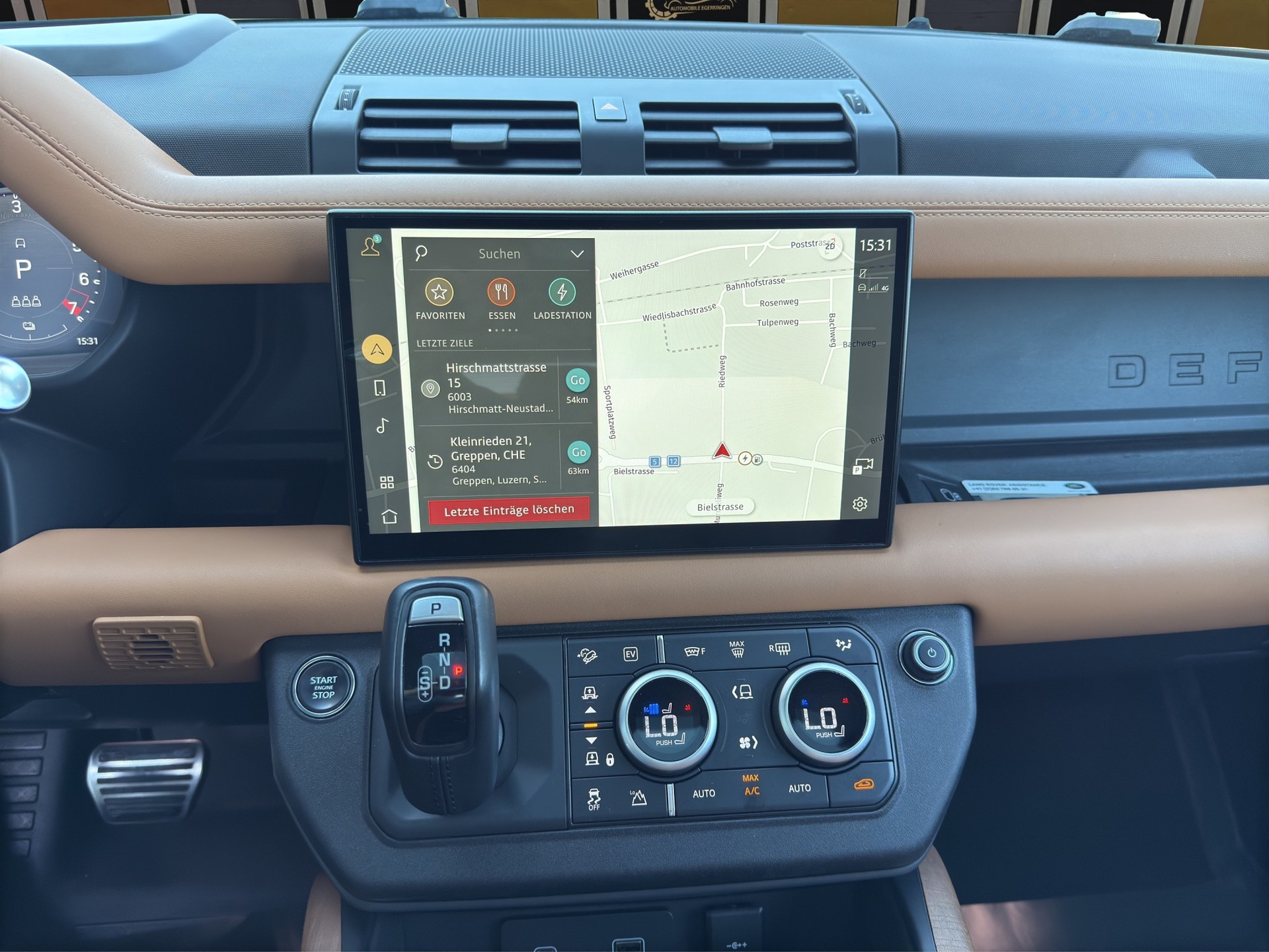 LAND ROVER Defender 110 2.0 P400e X-image-15