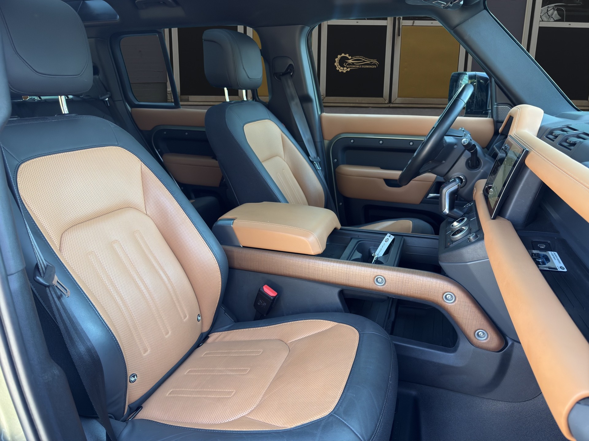 LAND ROVER Defender 110 2.0 P400e X-image-10