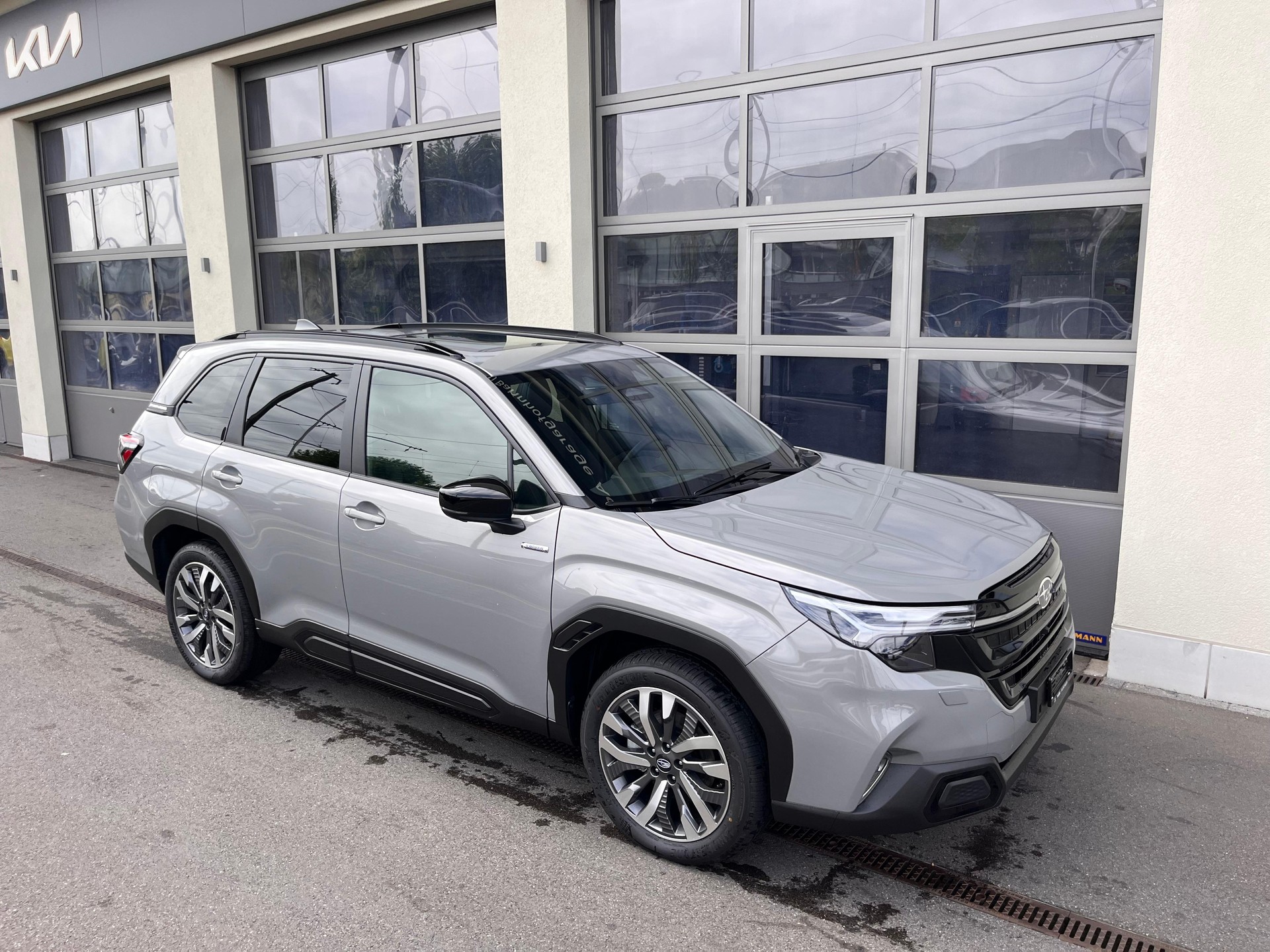 SUBARU Forester Station 2.0i e-Boxer Luxury-image-6