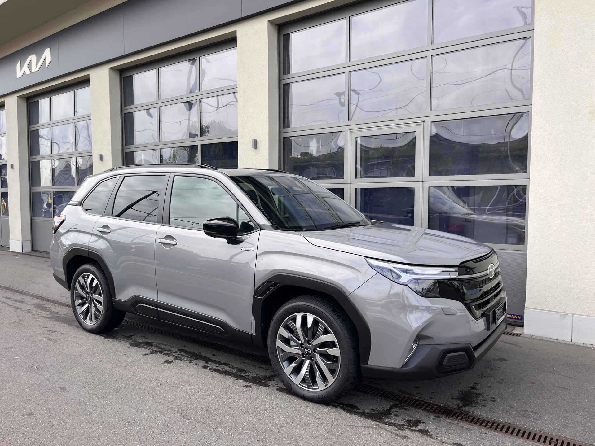 SUBARU Forester Station 2.0i e-Boxer Luxury-image-5