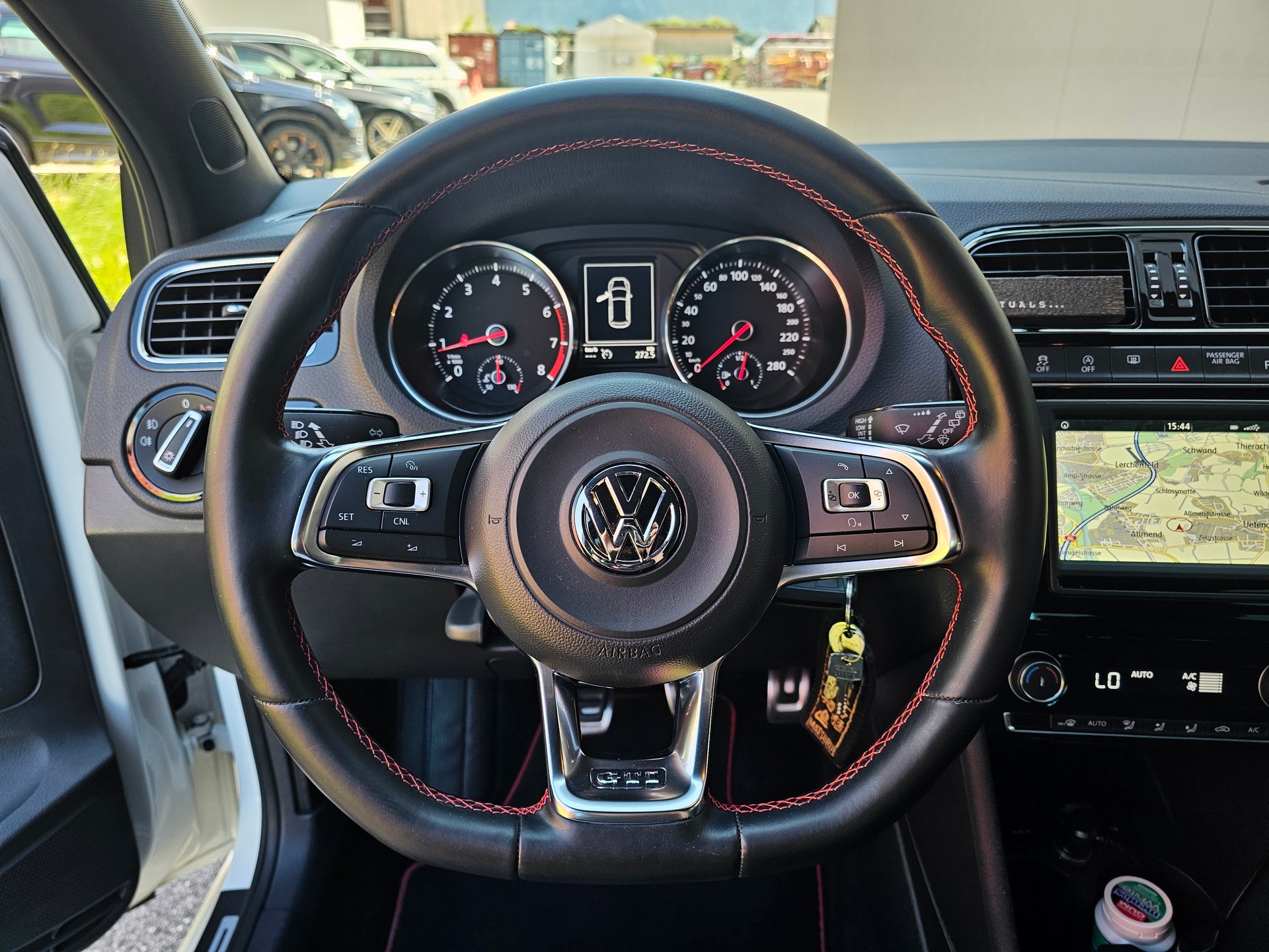 VW 1.8 TSI GTI-image-5