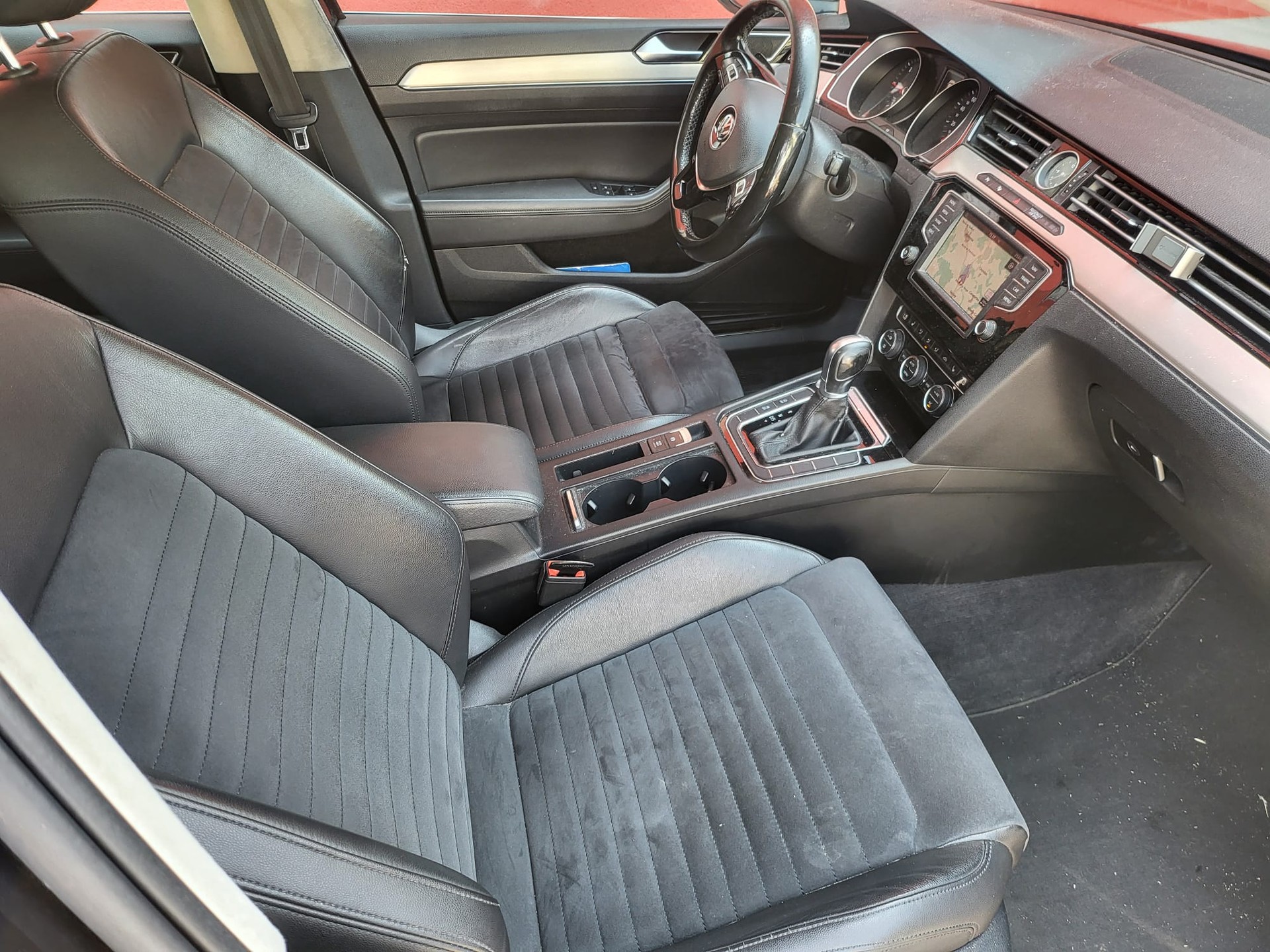 VW Passat Variant 2.0 TDI SCR BMT Highline DSG-image-6