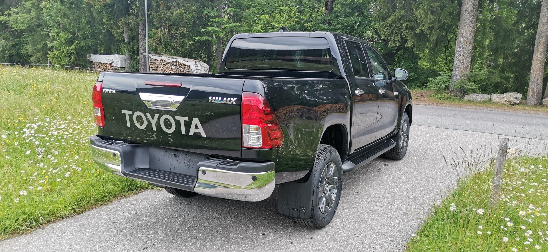 TOYOTA Hilux Double Cab.-Pick-up 2.8 D-4D MHEV 204 Style-image-2
