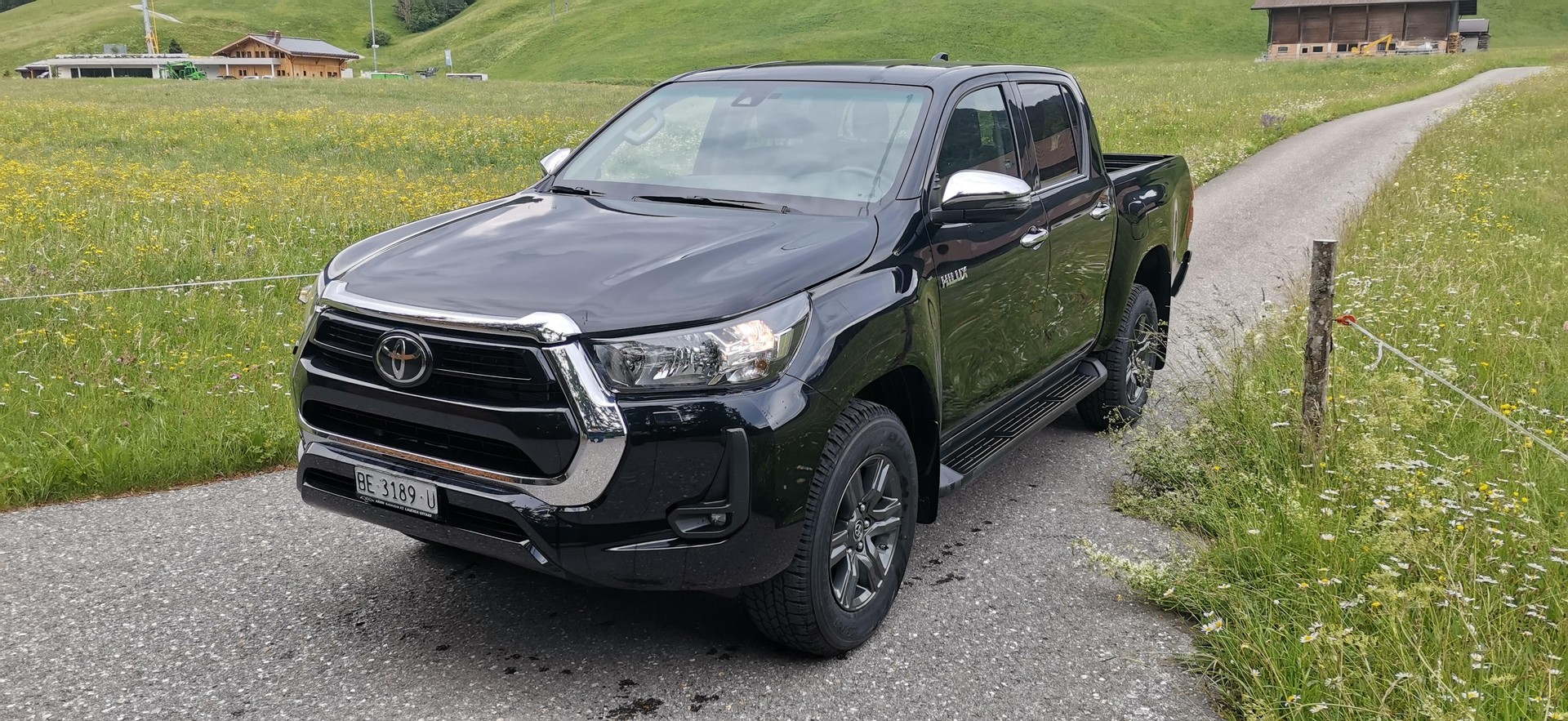 TOYOTA Hilux Double Cab.-Pick-up 2.8 D-4D MHEV 204 Style-image-1