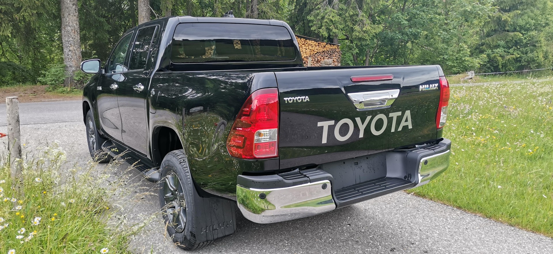 TOYOTA Hilux Double Cab.-Pick-up 2.8 D-4D MHEV 204 Style-image-3
