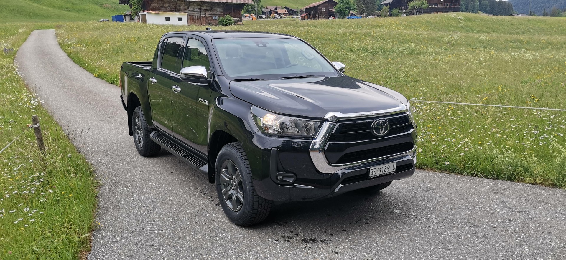 TOYOTA Hilux Double Cab.-Pick-up 2.8 D-4D MHEV 204 Style-image-0