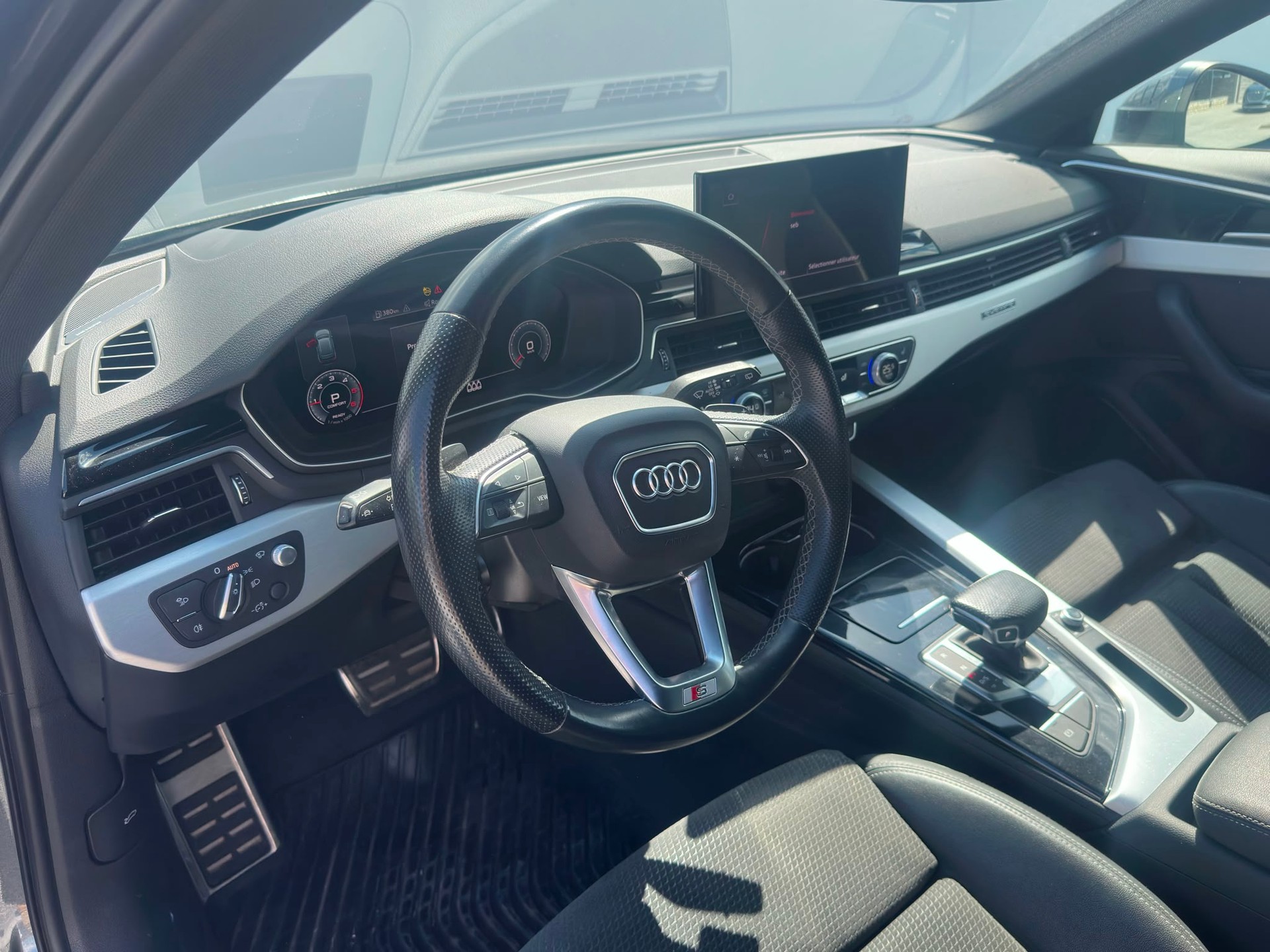 AUDI A4 Avant 40 TDI S line Attraction quattro S-tronic-image-6
