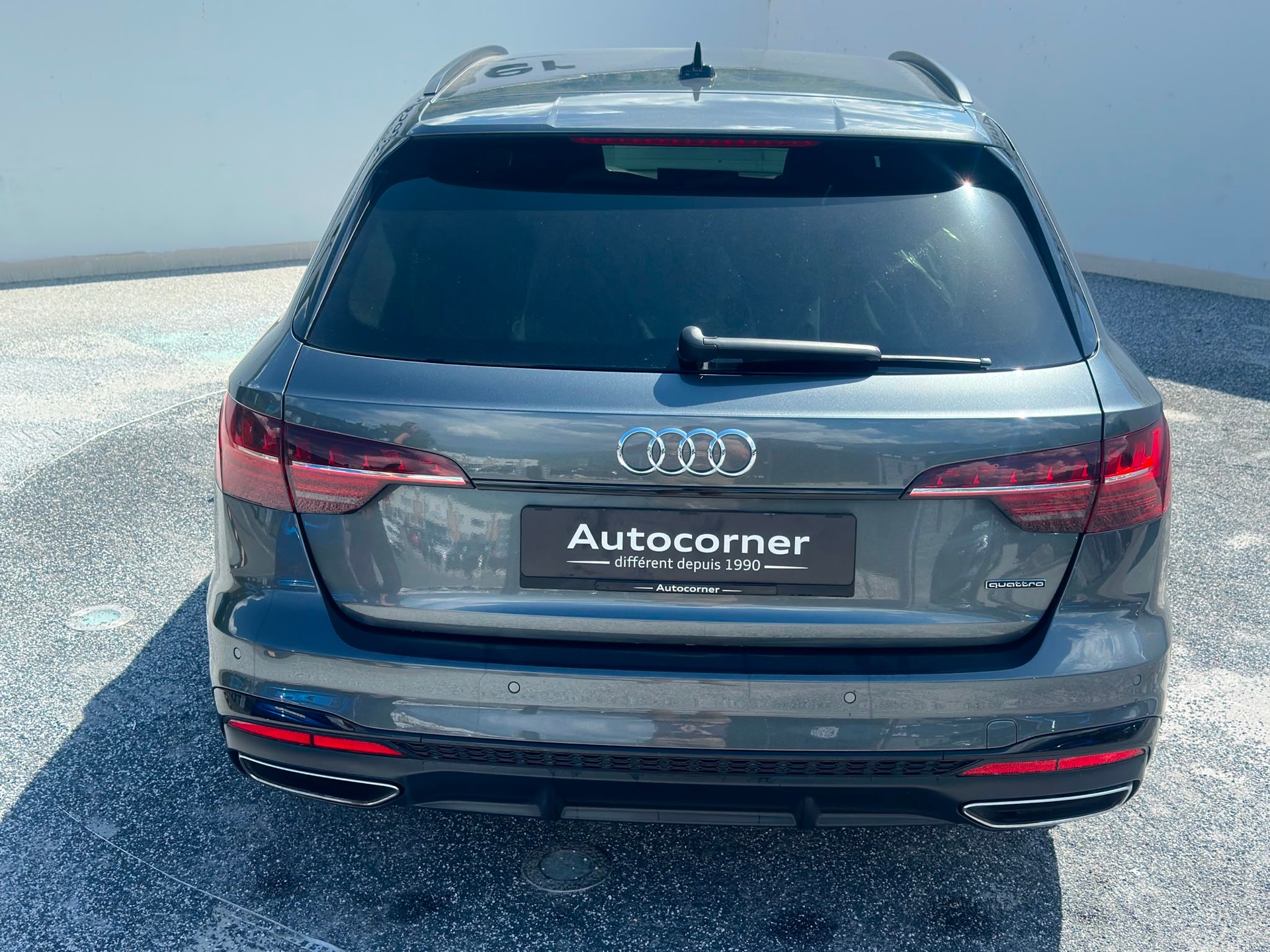 AUDI A4 Avant 40 TDI S line Attraction quattro S-tronic-image-4