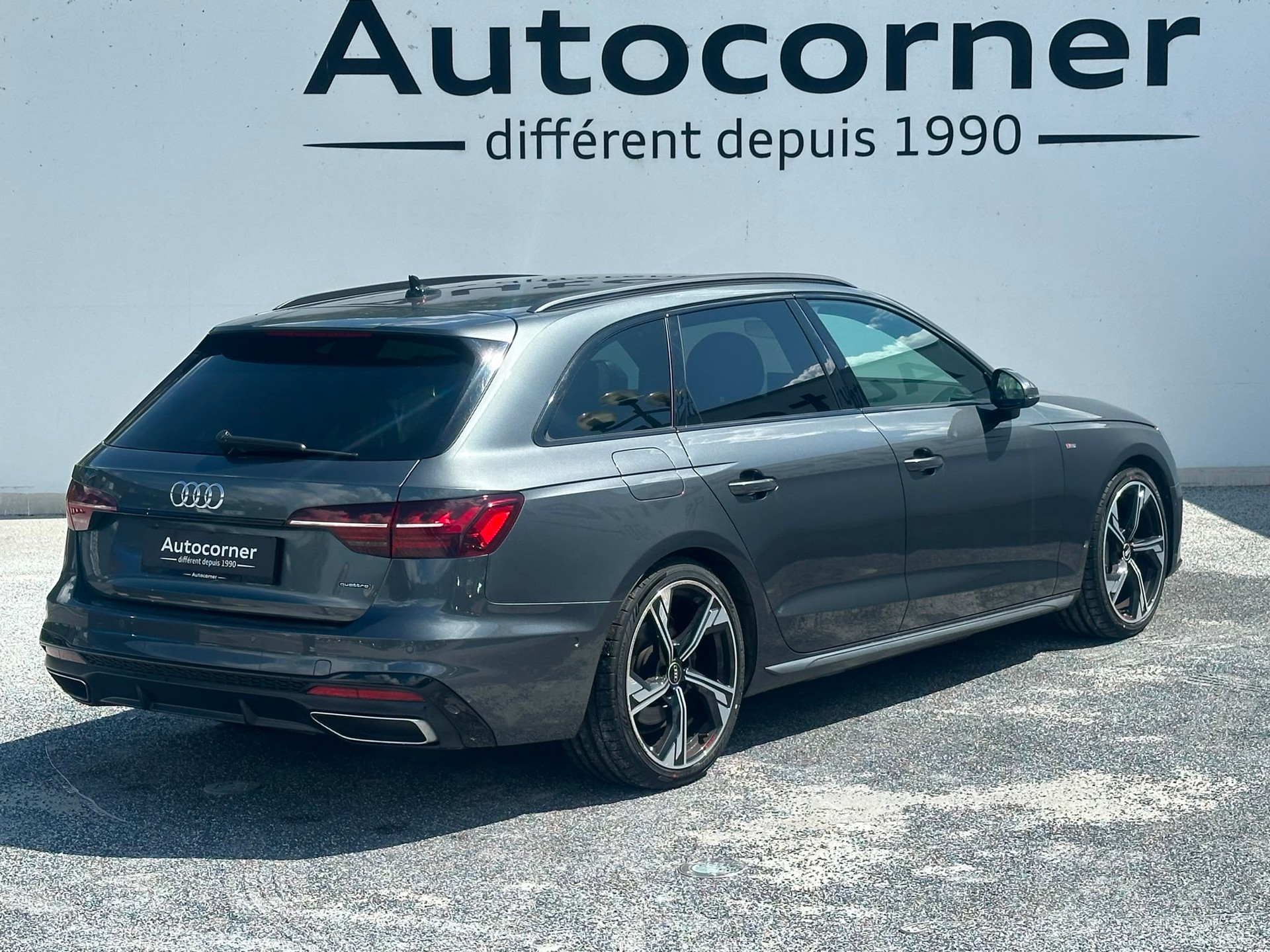 AUDI A4 Avant 40 TDI S line Attraction quattro S-tronic-image-3