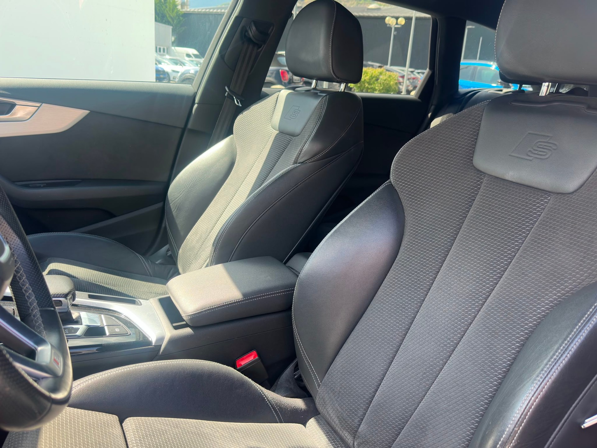 AUDI A4 Avant 40 TDI S line Attraction quattro S-tronic-image-7