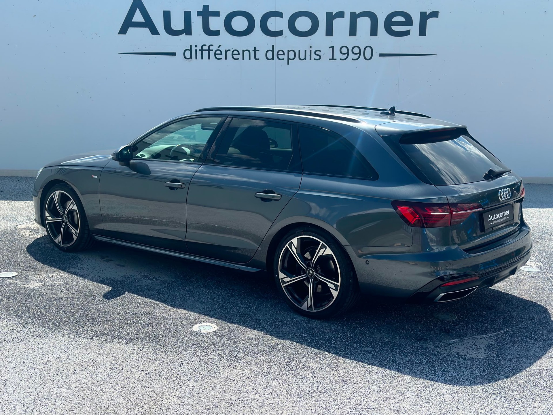 AUDI A4 Avant 40 TDI S line Attraction quattro S-tronic-image-5