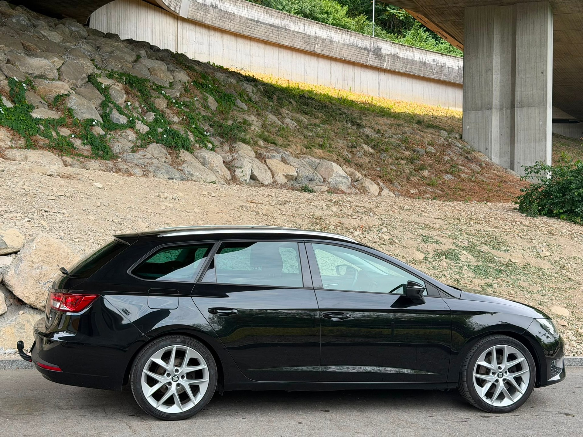 SEAT Leon ST 2.0 TDI FR Line DSG-image-5