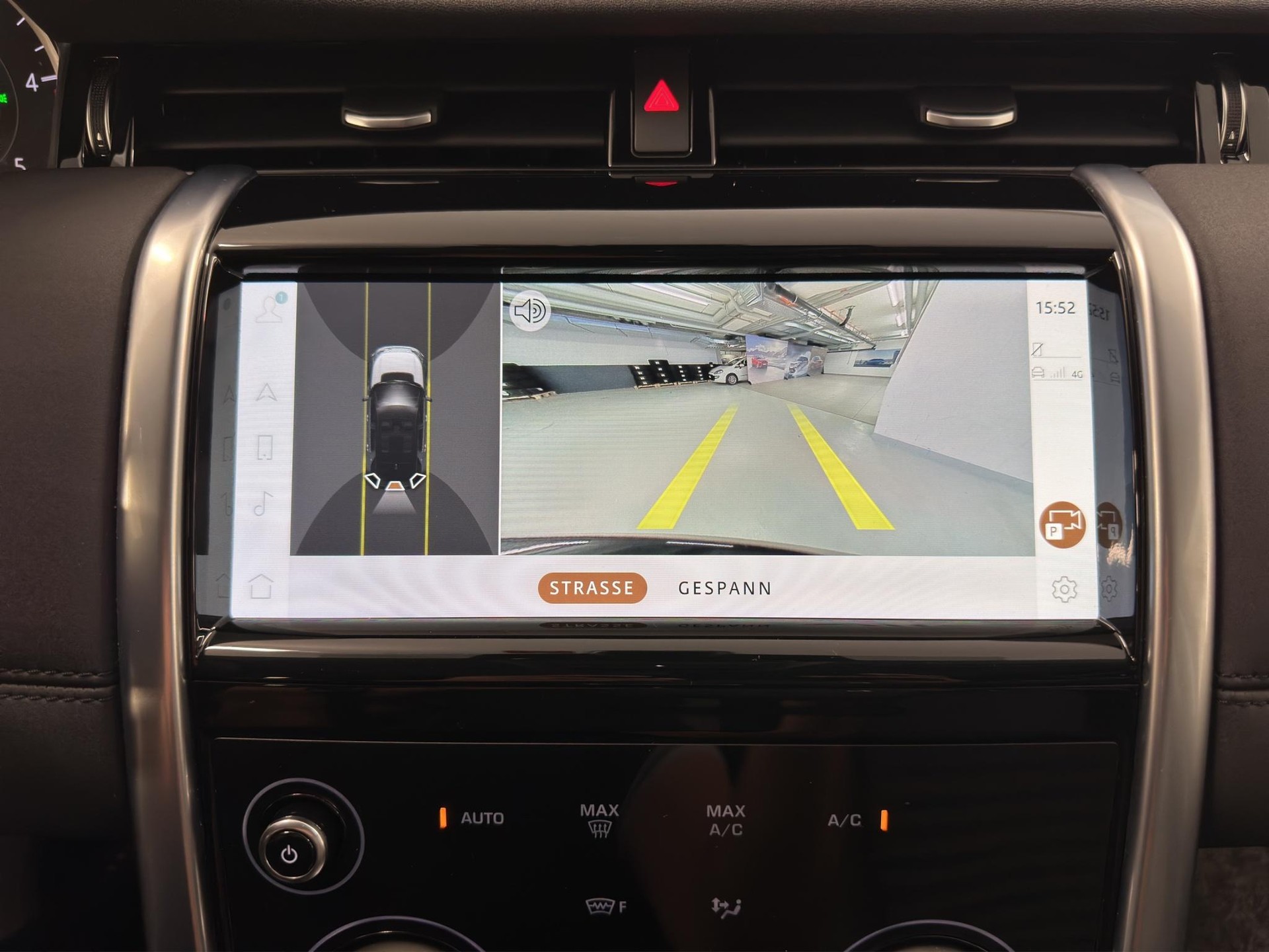 LAND ROVER Discovery Sport 2.0 SD4 200 SE-image-13