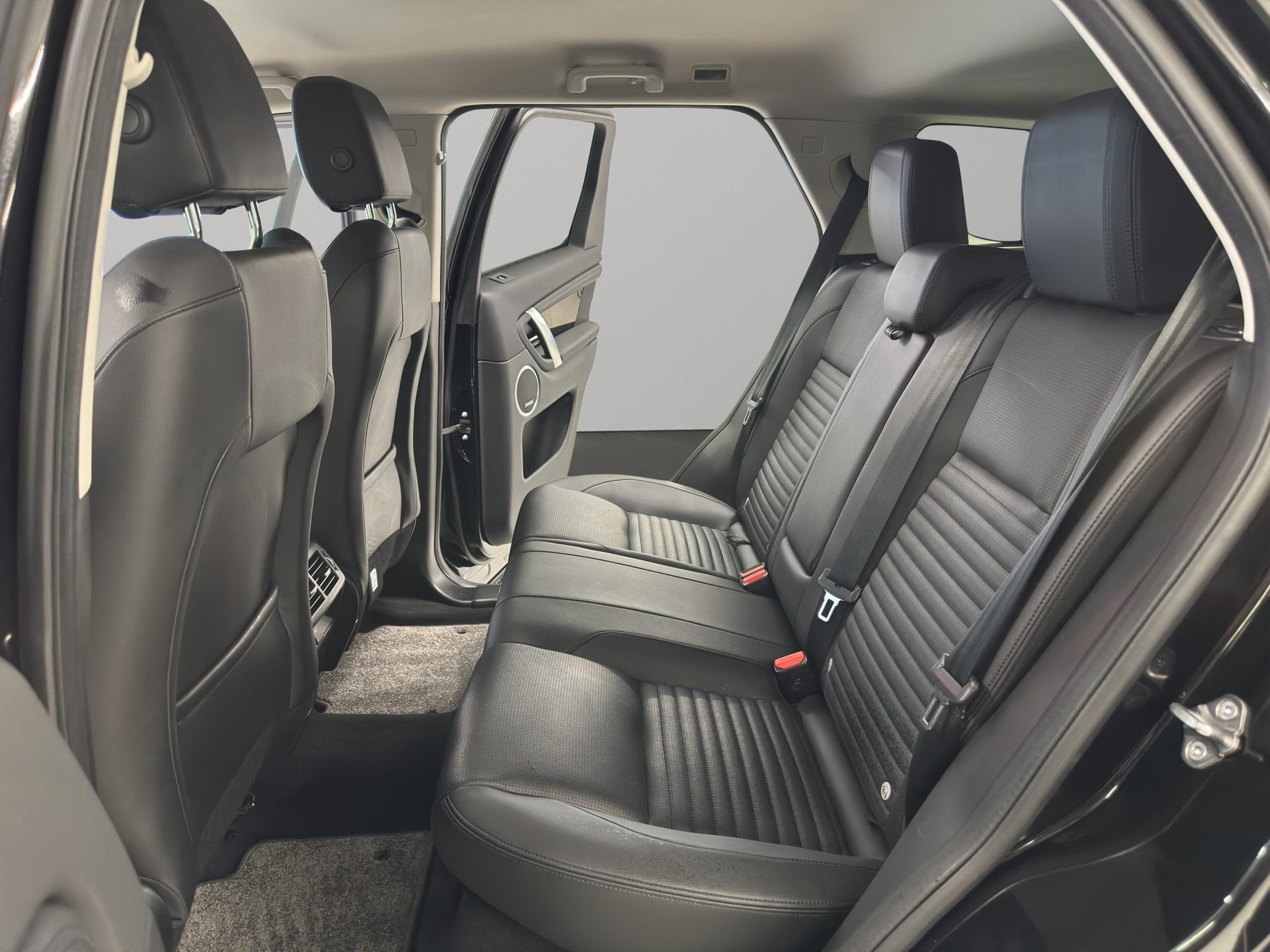 LAND ROVER Discovery Sport 2.0 SD4 200 SE-image-14