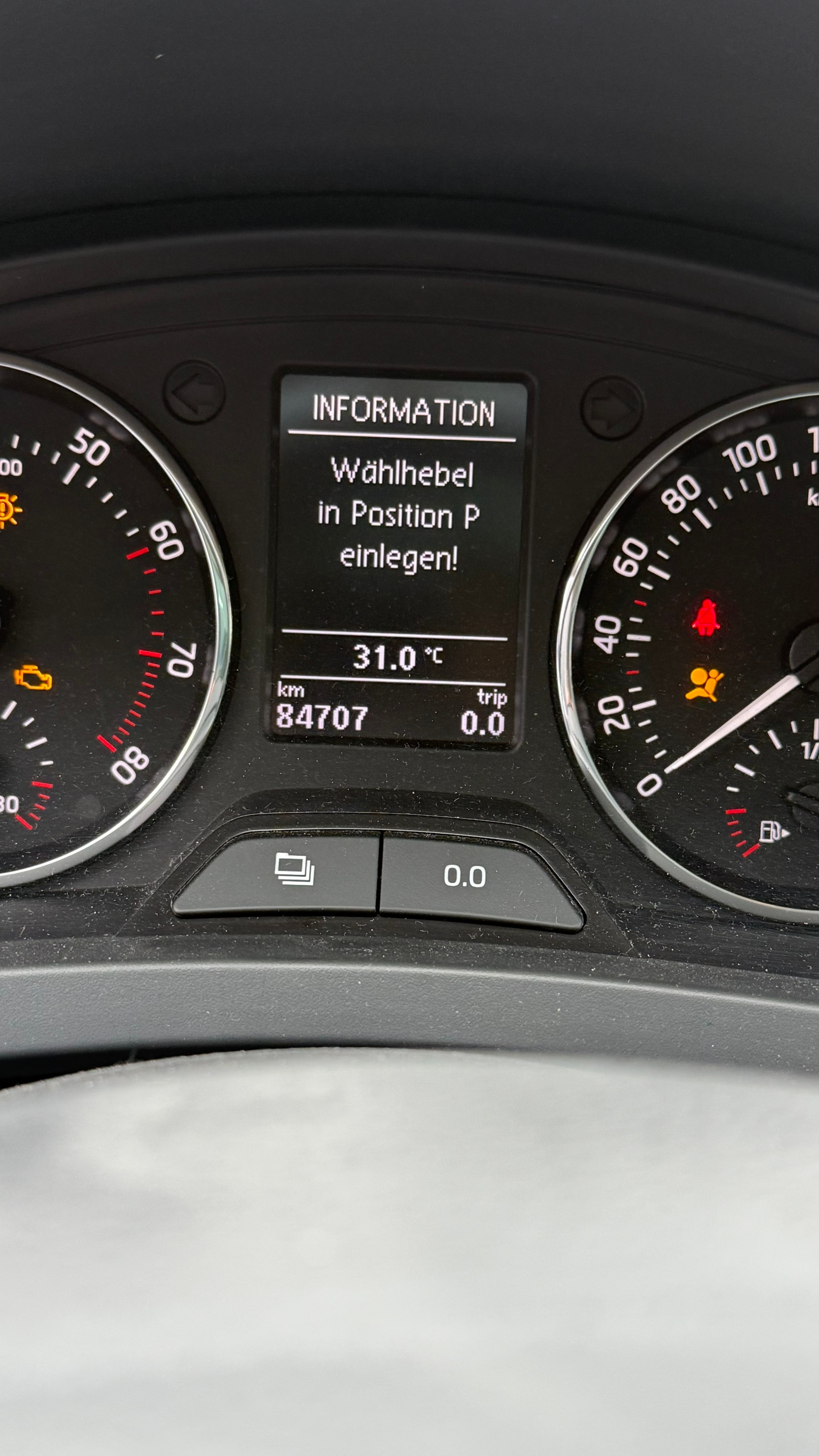 SKODA Rapid Spaceback 1.4 TSI Active DSG-image-6