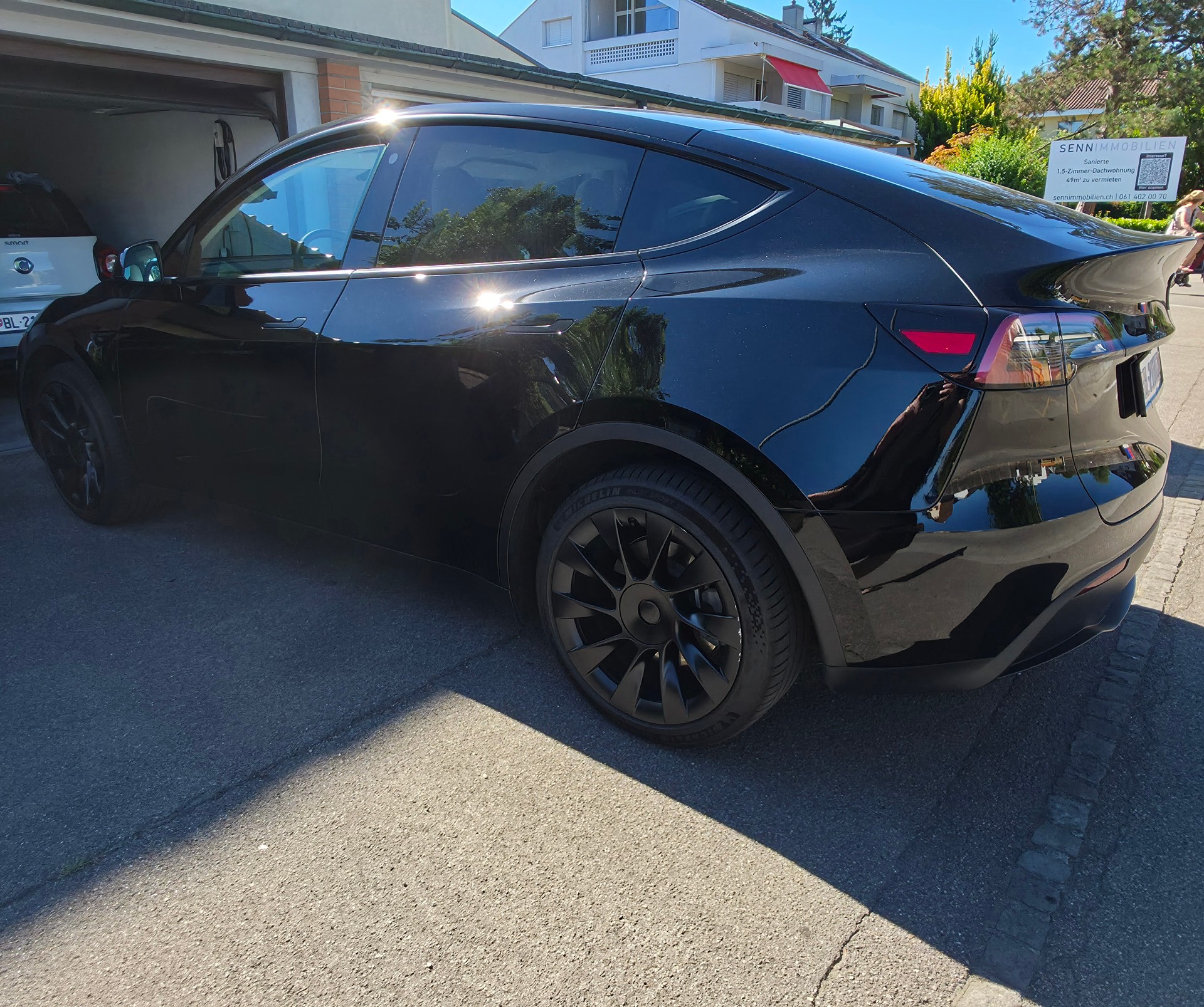 TESLA RWD-image-1