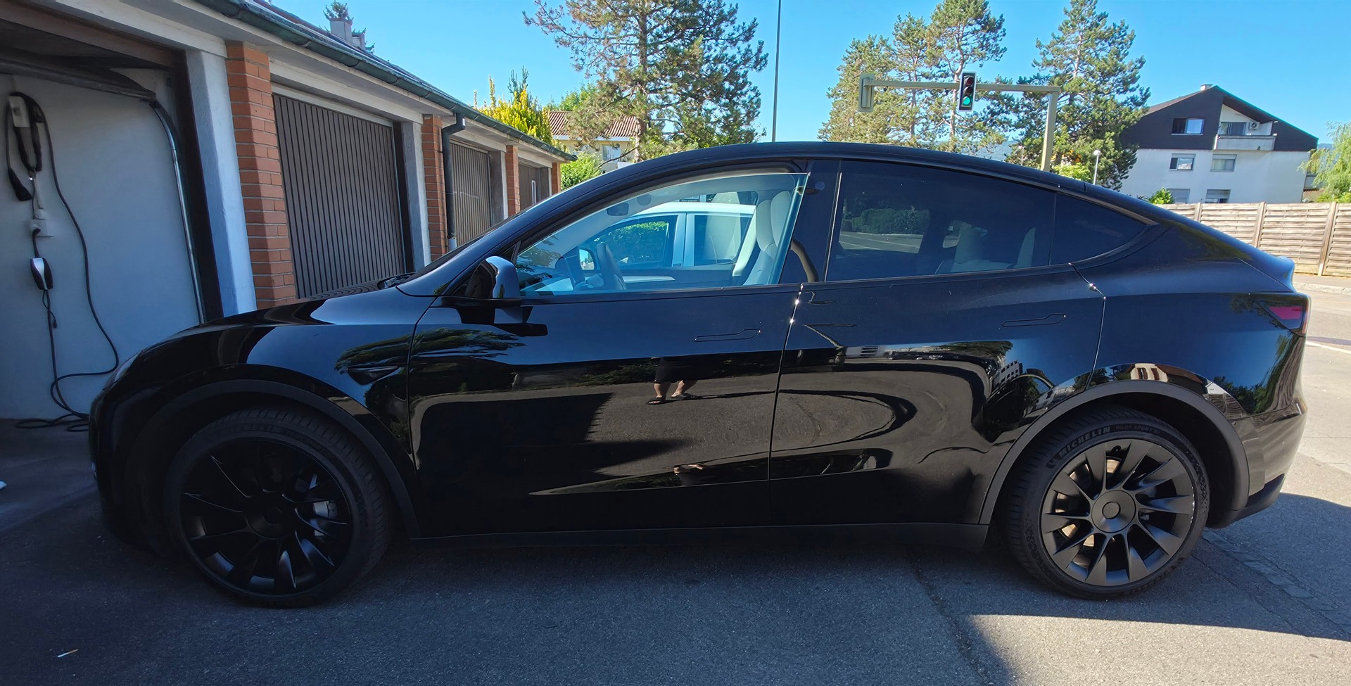 TESLA RWD-image-2