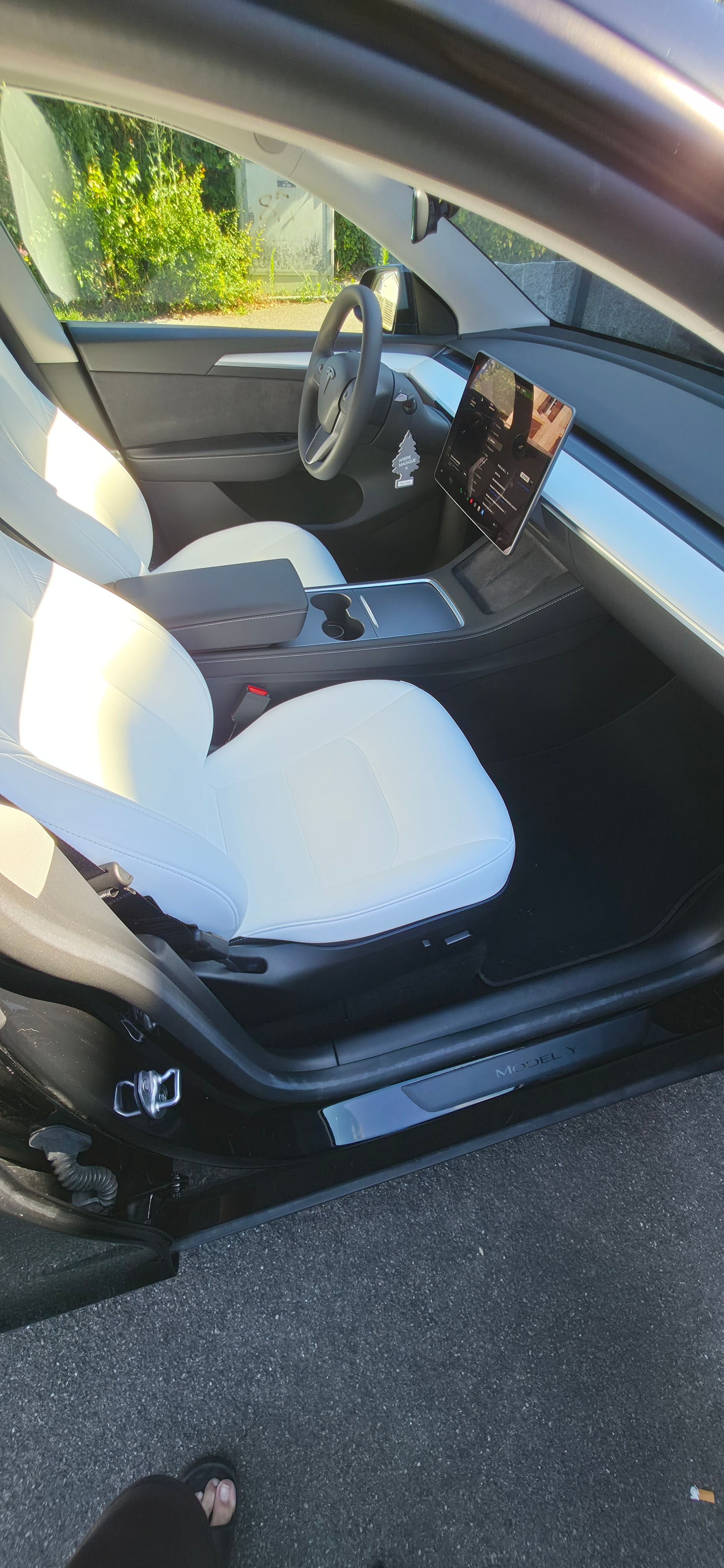 TESLA RWD-image-7