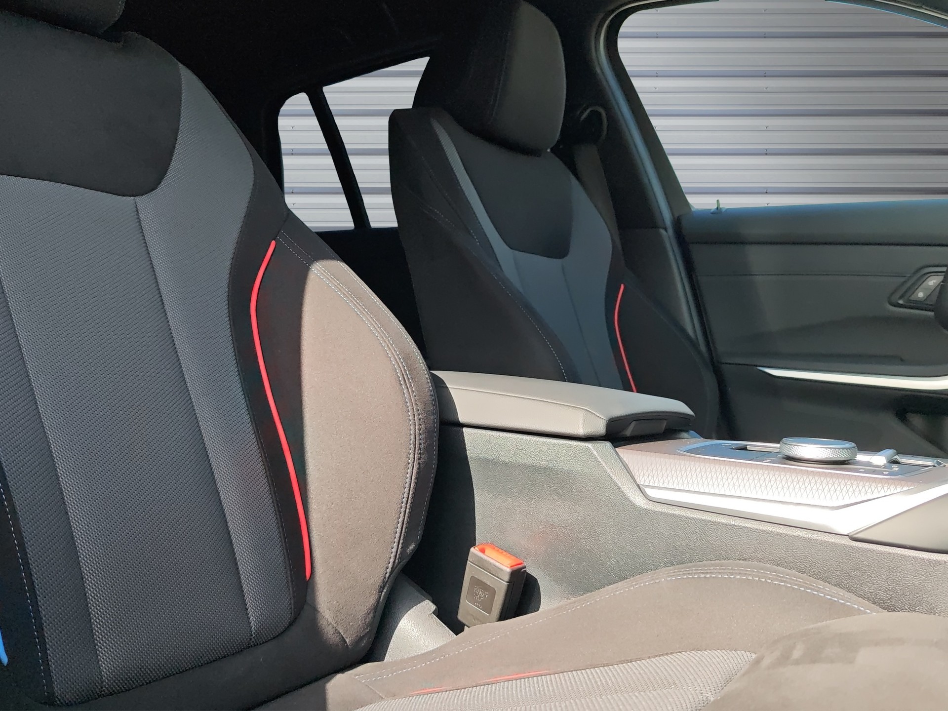 BMW 330i Touring xDrive Steptronic M Sport-image-11
