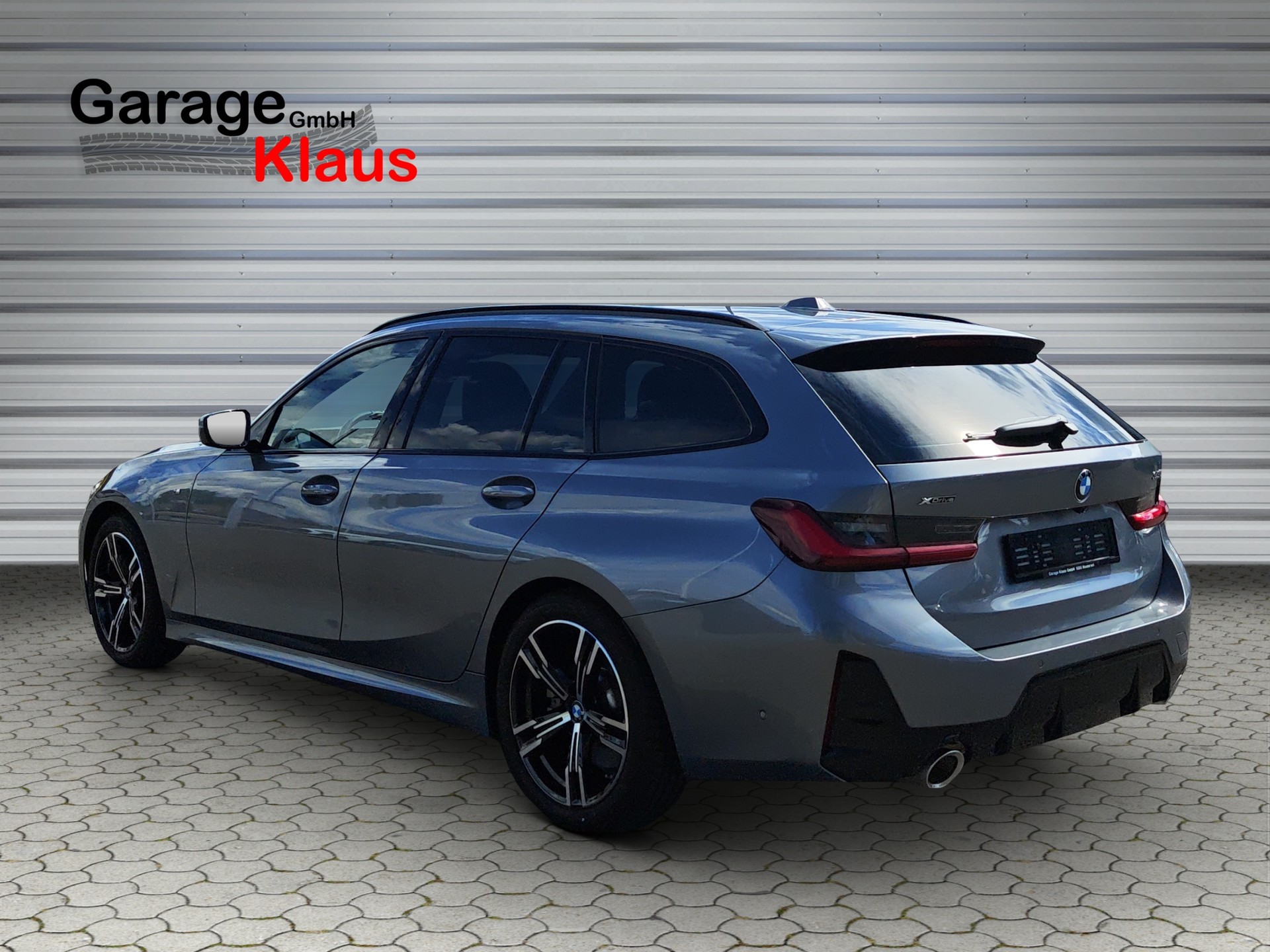 BMW 330i Touring xDrive Steptronic M Sport-image-3