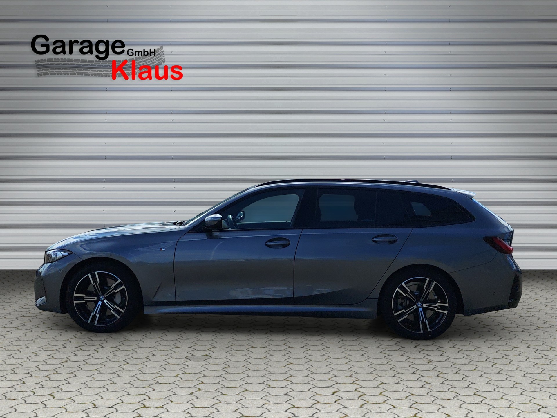 BMW 330i Touring xDrive Steptronic M Sport-image-2