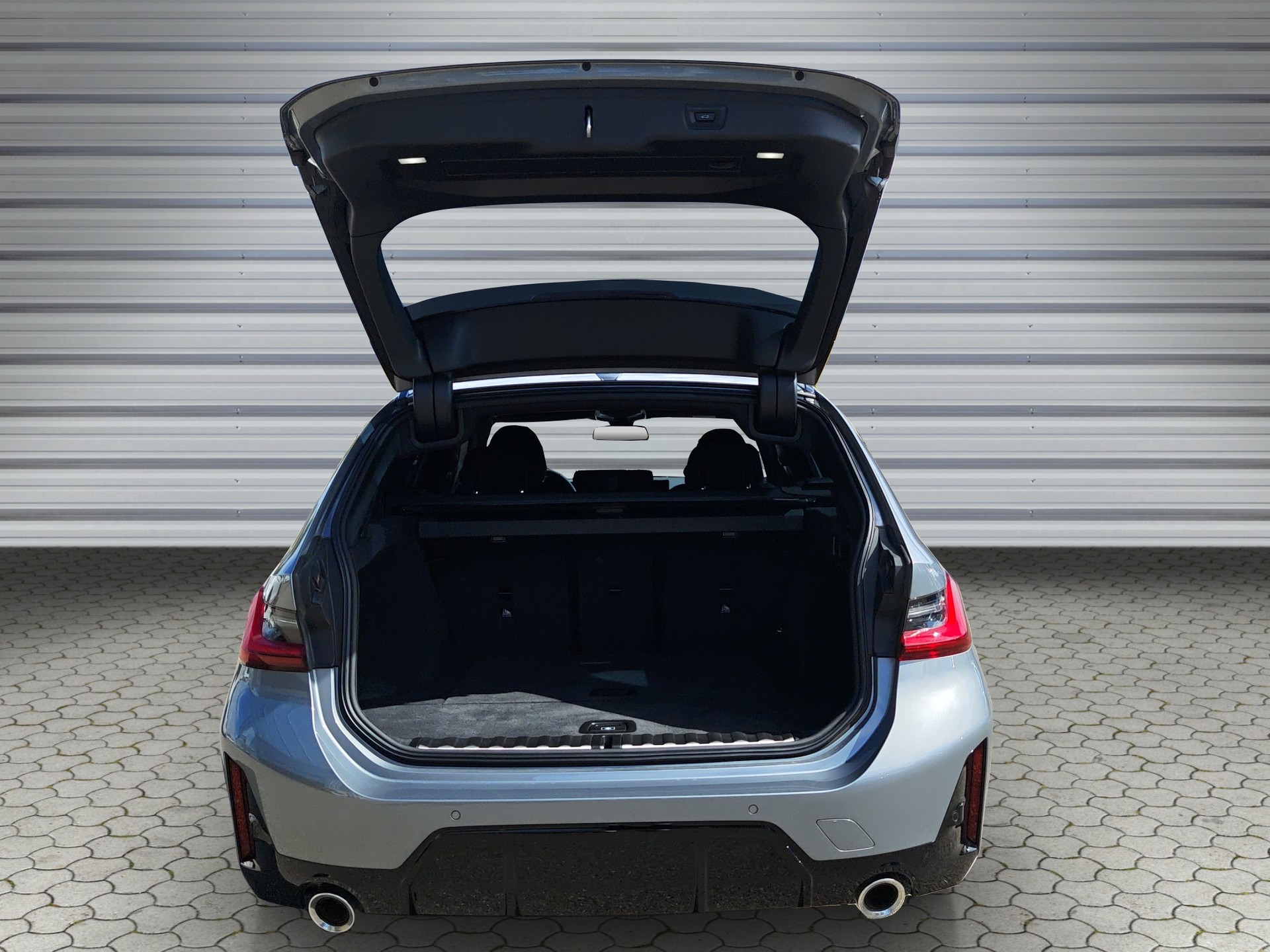 BMW 330i Touring xDrive Steptronic M Sport-image-12