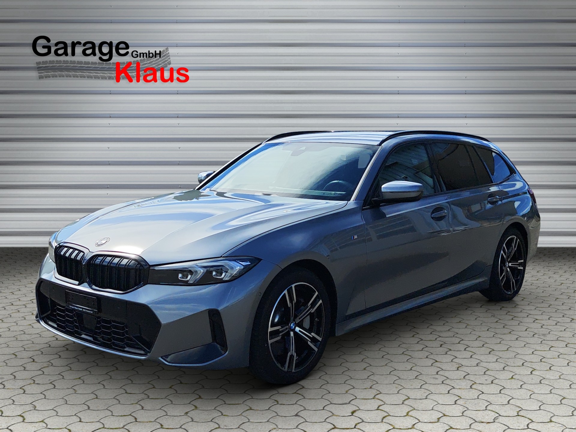 BMW 330i Touring xDrive Steptronic M Sport-image-0