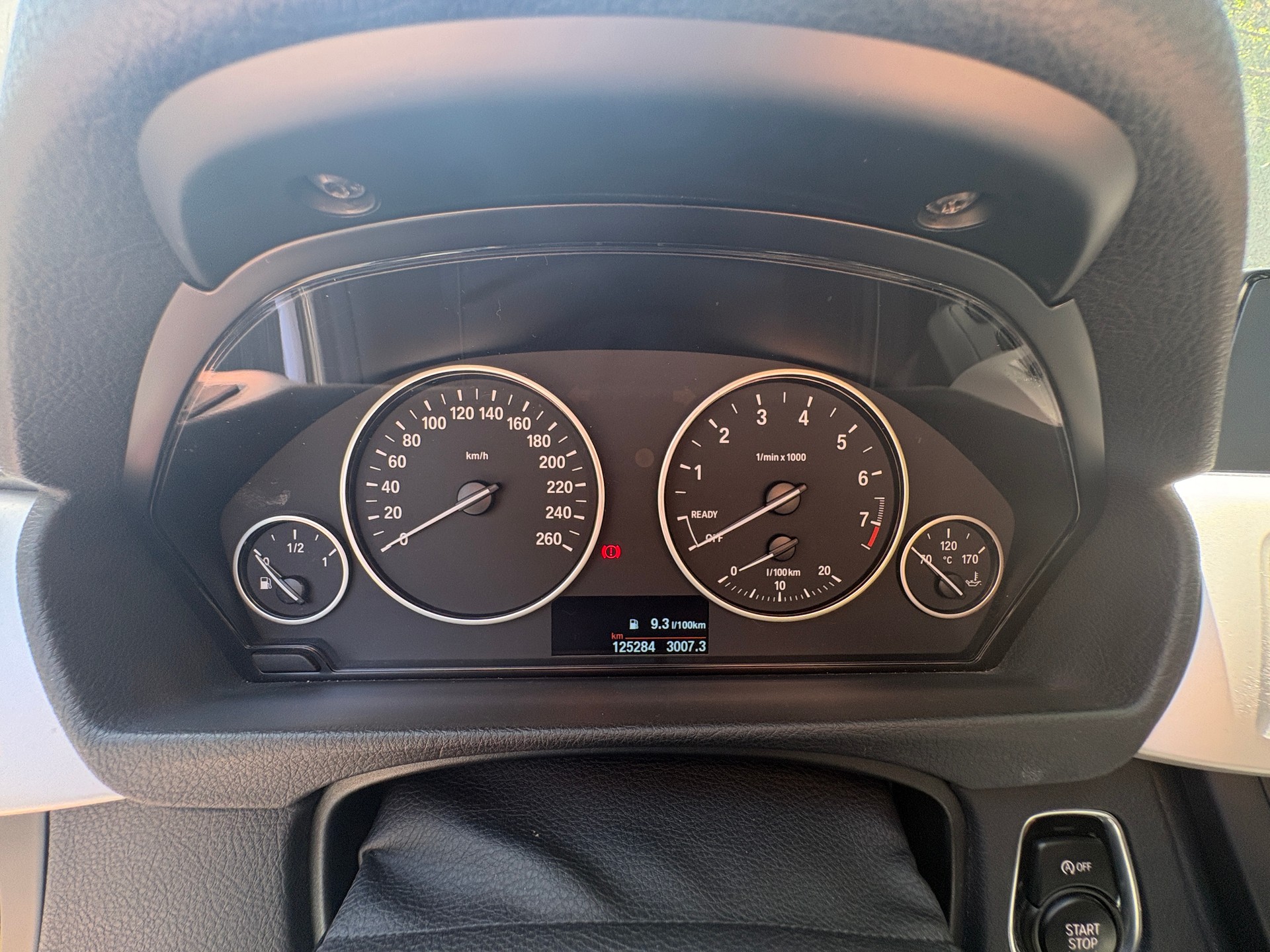 BMW 320i xDrive-image-1