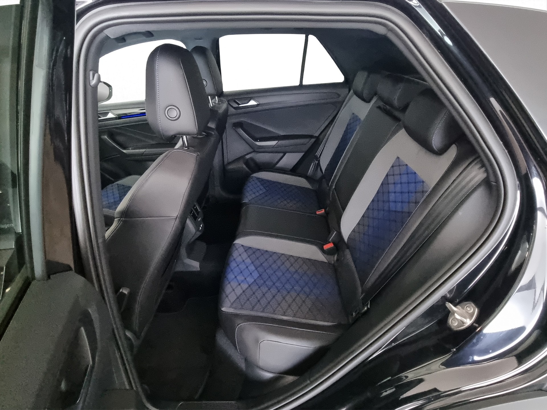 VW T-Roc 2.0 TSI R DSG 4Motion-image-6