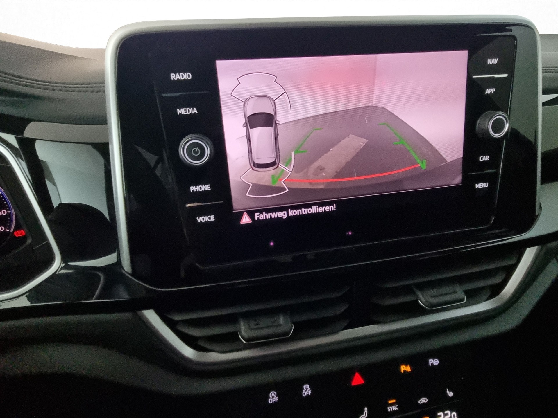 VW T-Roc 2.0 TSI R DSG 4Motion-image-15