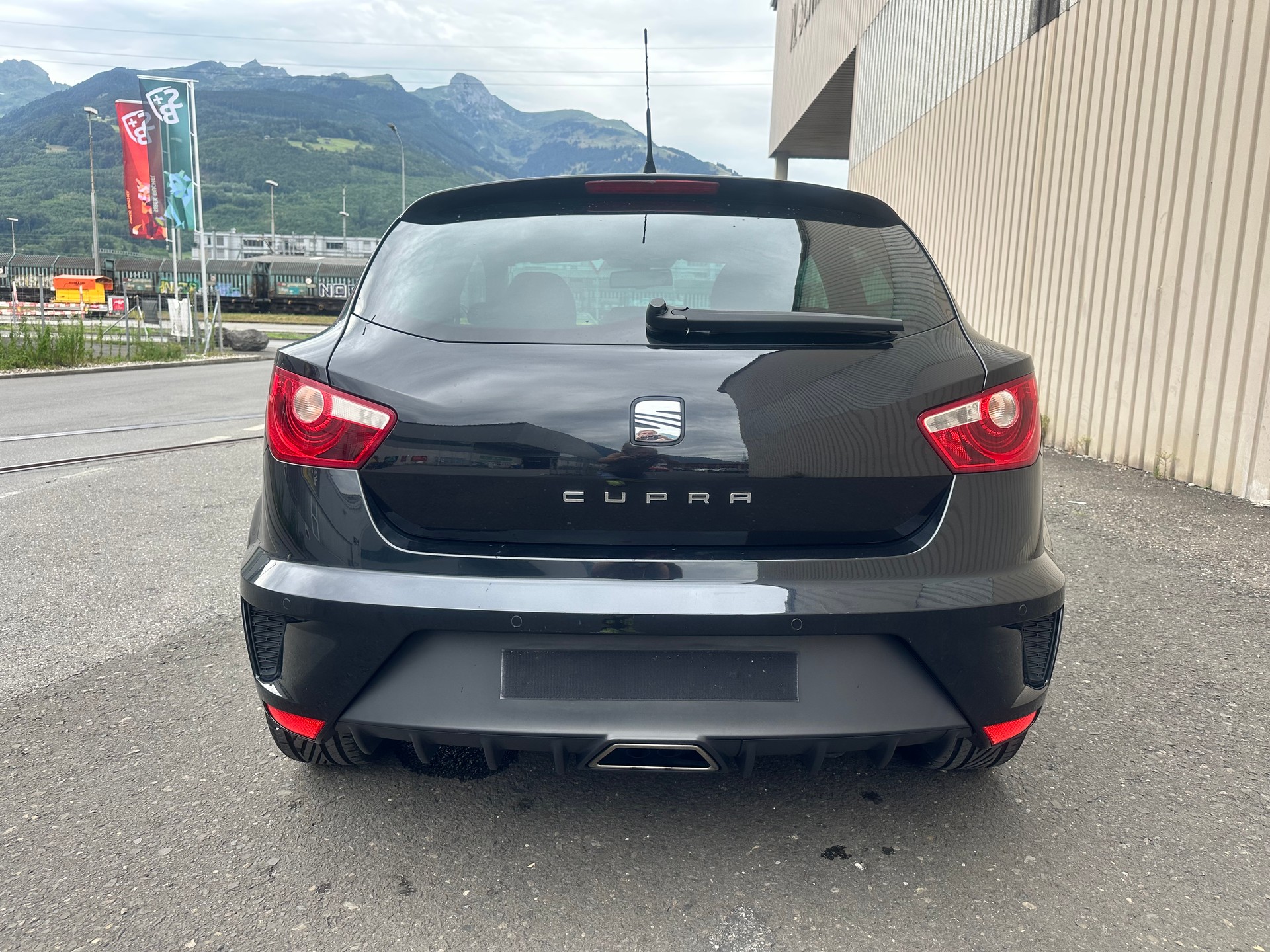 SEAT Ibiza SC 1.4 TSI Cupra R-Evolution DSG-image-5