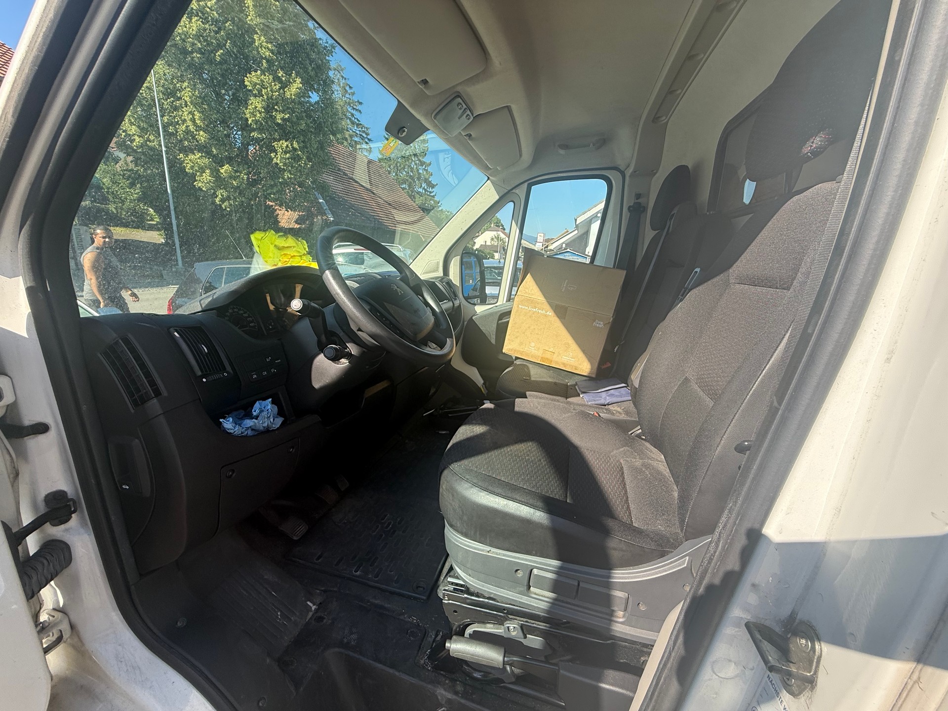 PEUGEOT Boxer 2.2 HDI 335 Pro L2H2-image-11