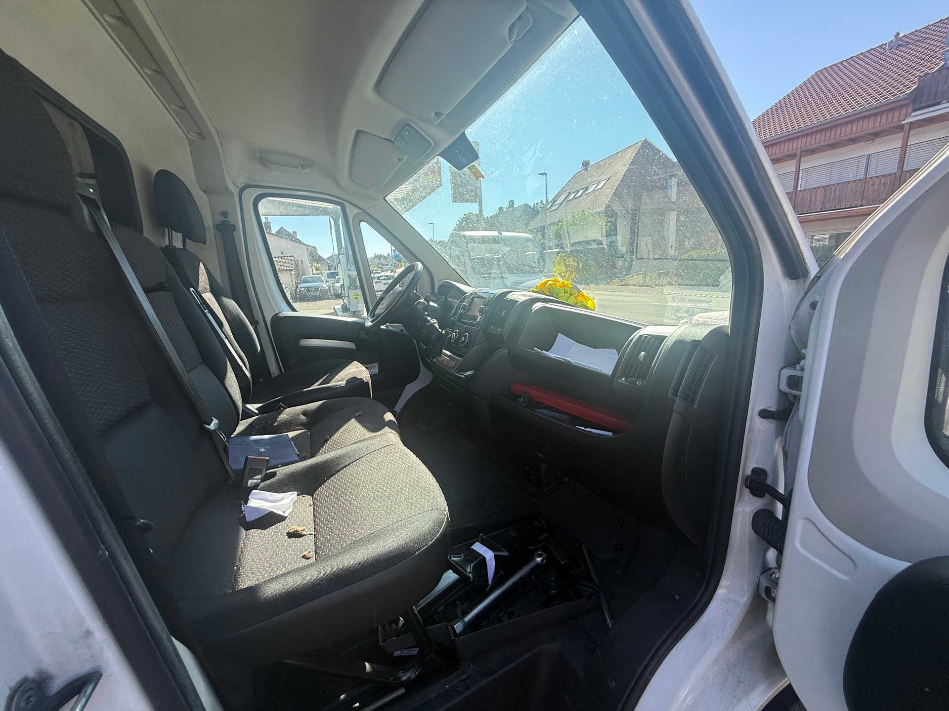 PEUGEOT Boxer 2.2 HDI 335 Pro L2H2-image-13