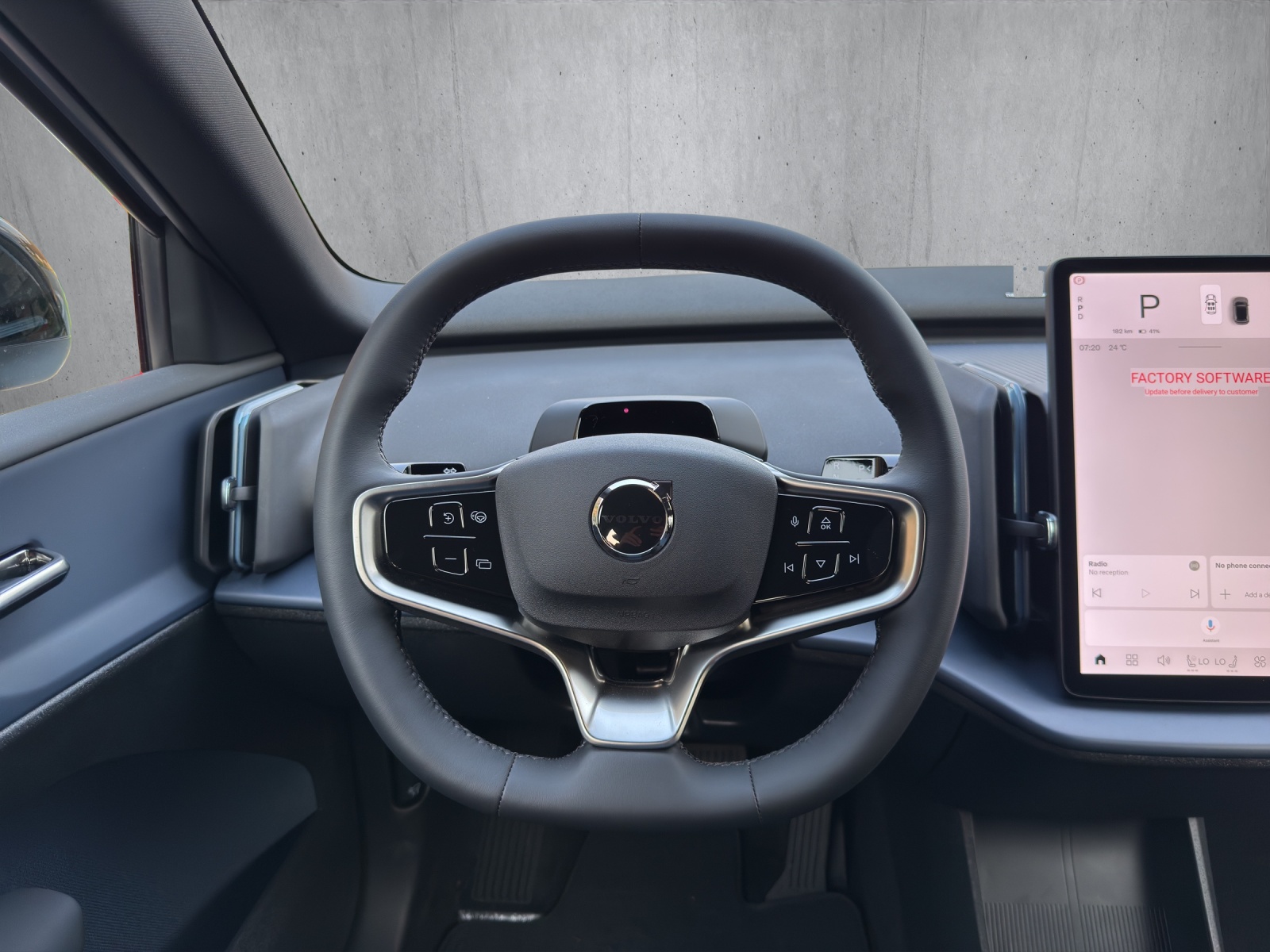 VOLVO EX30 Cross Country Plus E60 69kWh Twin Performance AWD-image-10