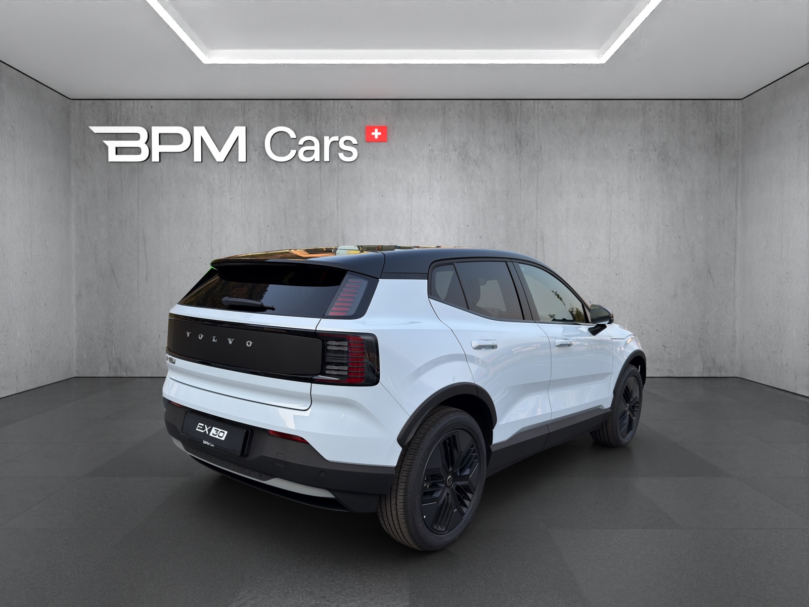 VOLVO EX30 Cross Country Plus E60 69kWh Twin Performance AWD-image-4