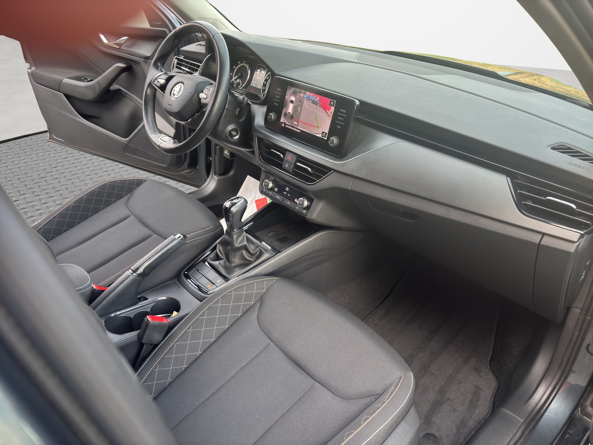 SKODA Kamiq 1.0 TSI Ambition DSG-image-13