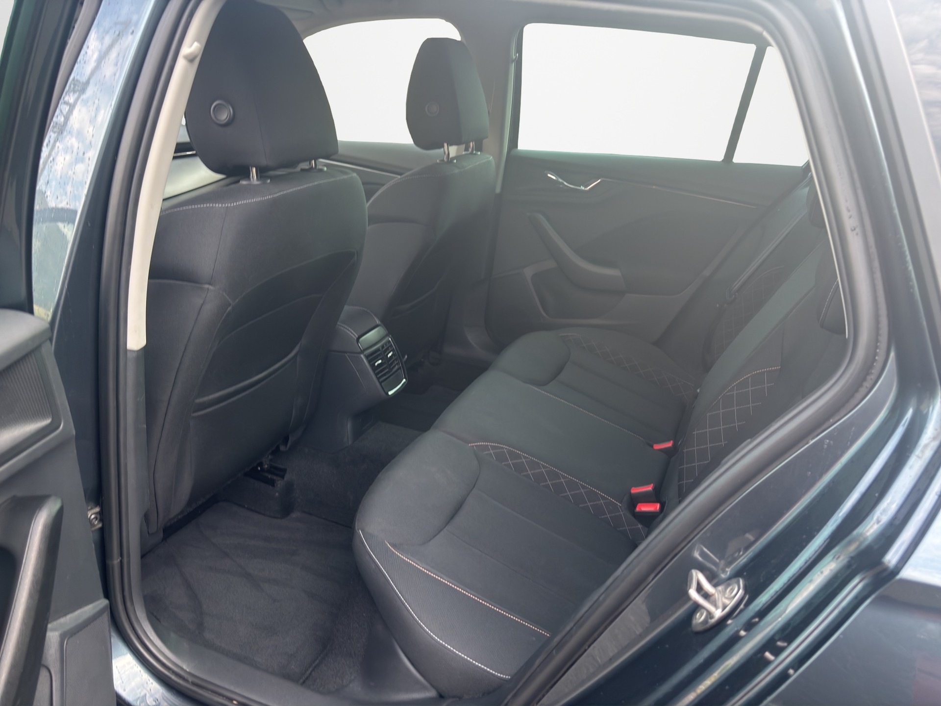 SKODA Kamiq 1.0 TSI Ambition DSG-image-10