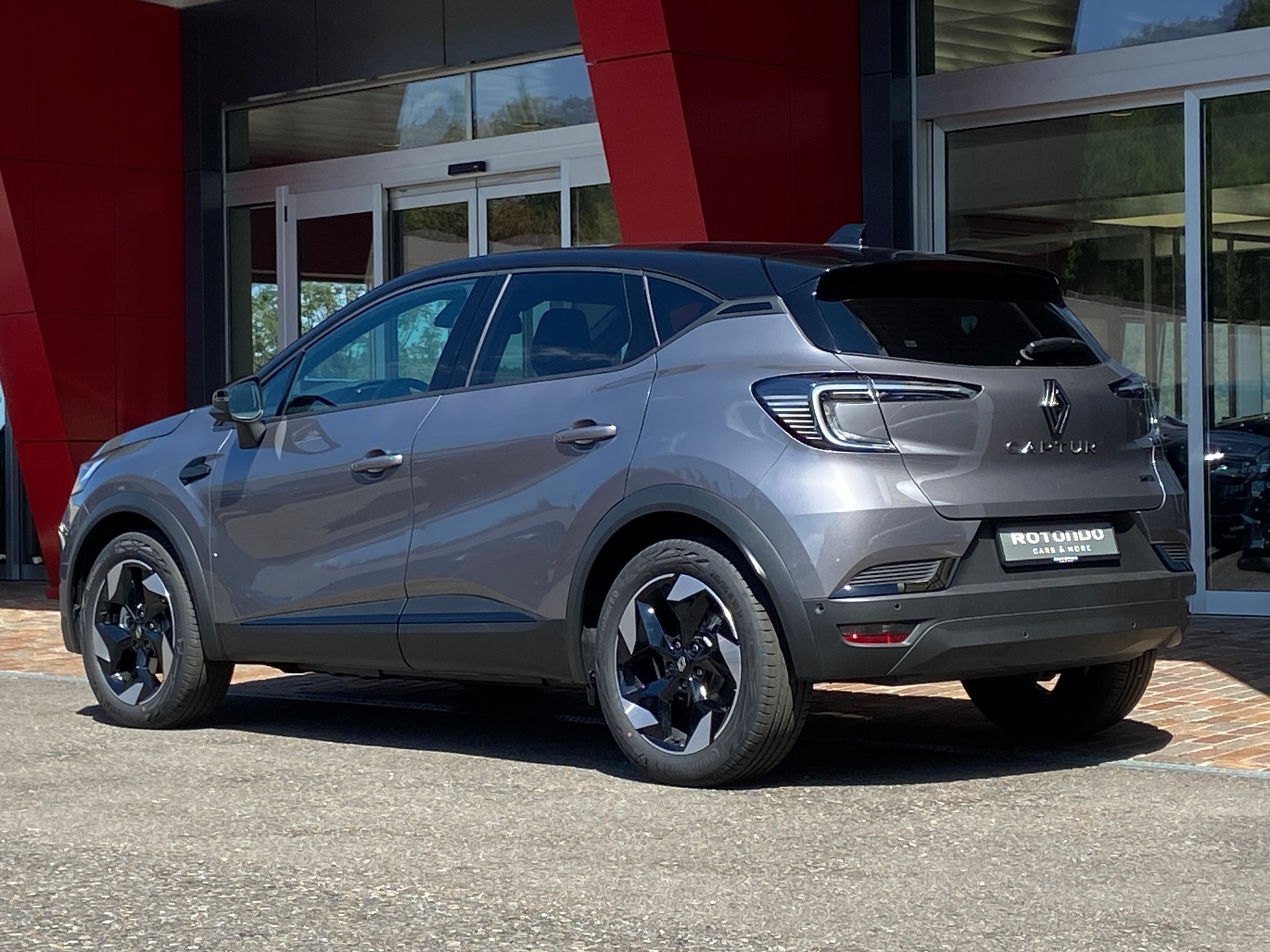 RENAULT Captur 1.8 E-Tech 160 Techno DHT-image-17