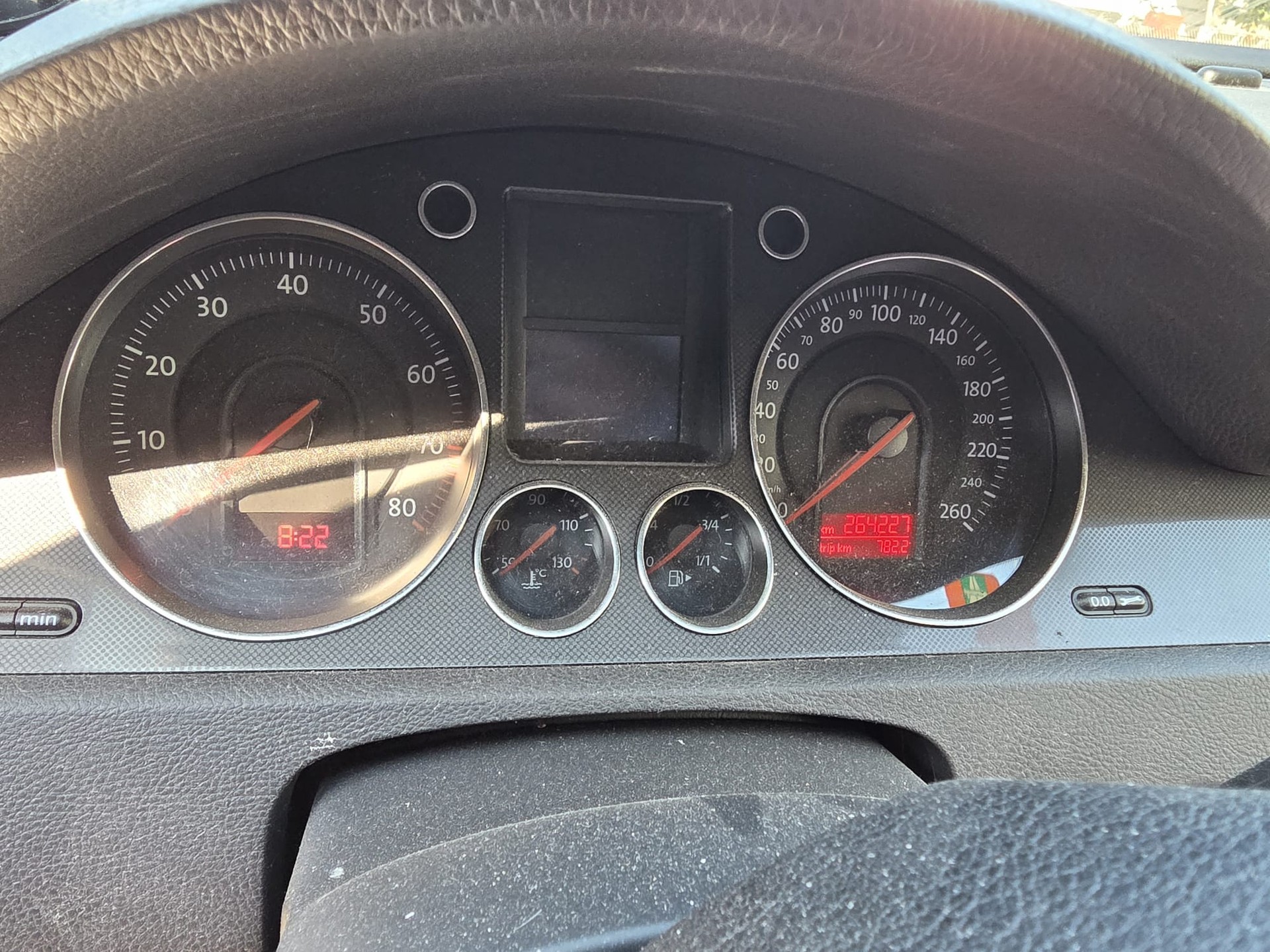 VW Passat Variant 2.0 FSI Trendline-image-5