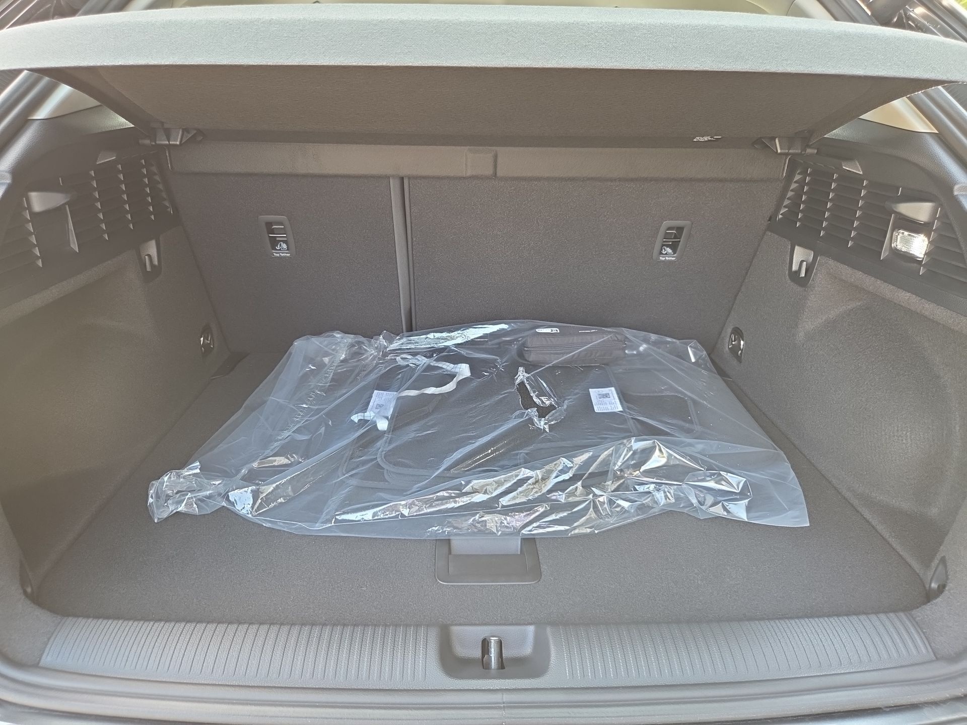 AUDI Q2 35 TFSI S line S-tronic-image-9