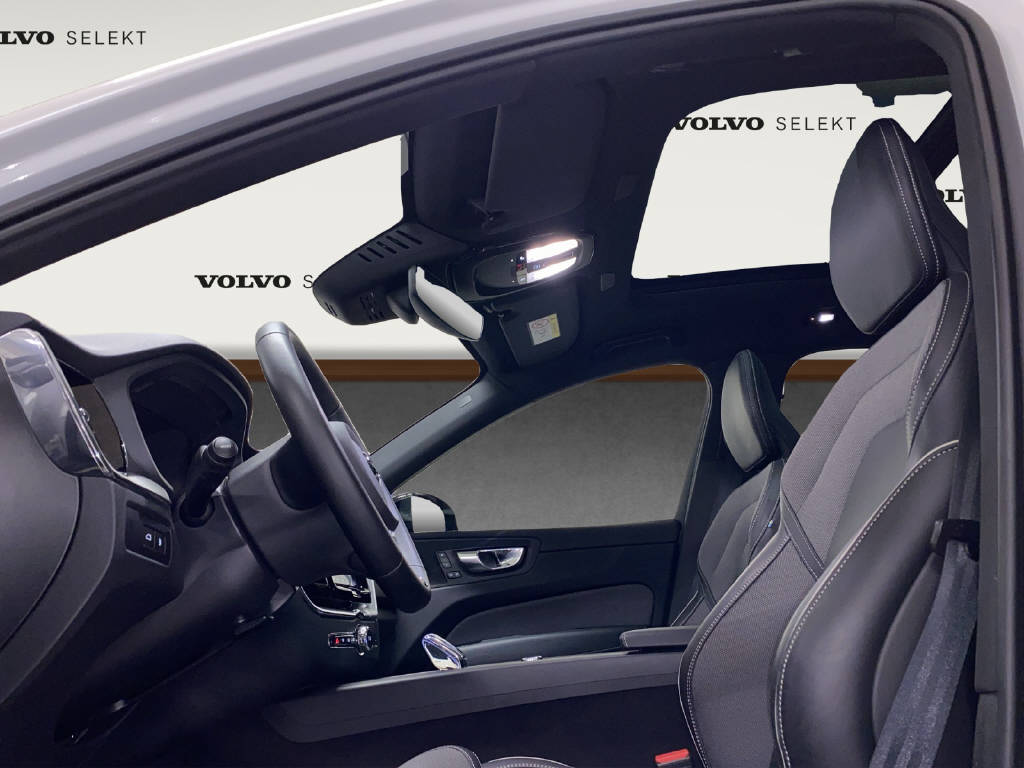VOLVO XC60 2.0 T6 TE Plus Dark eAWD-image-6