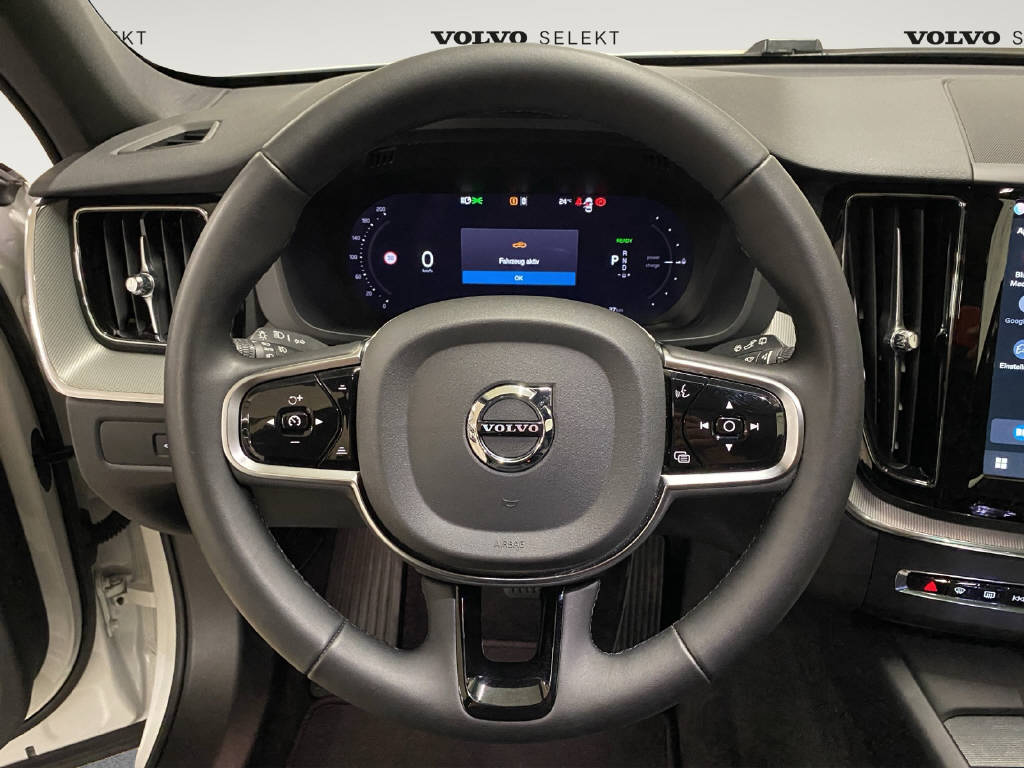 VOLVO XC60 2.0 T6 TE Plus Dark eAWD-image-7
