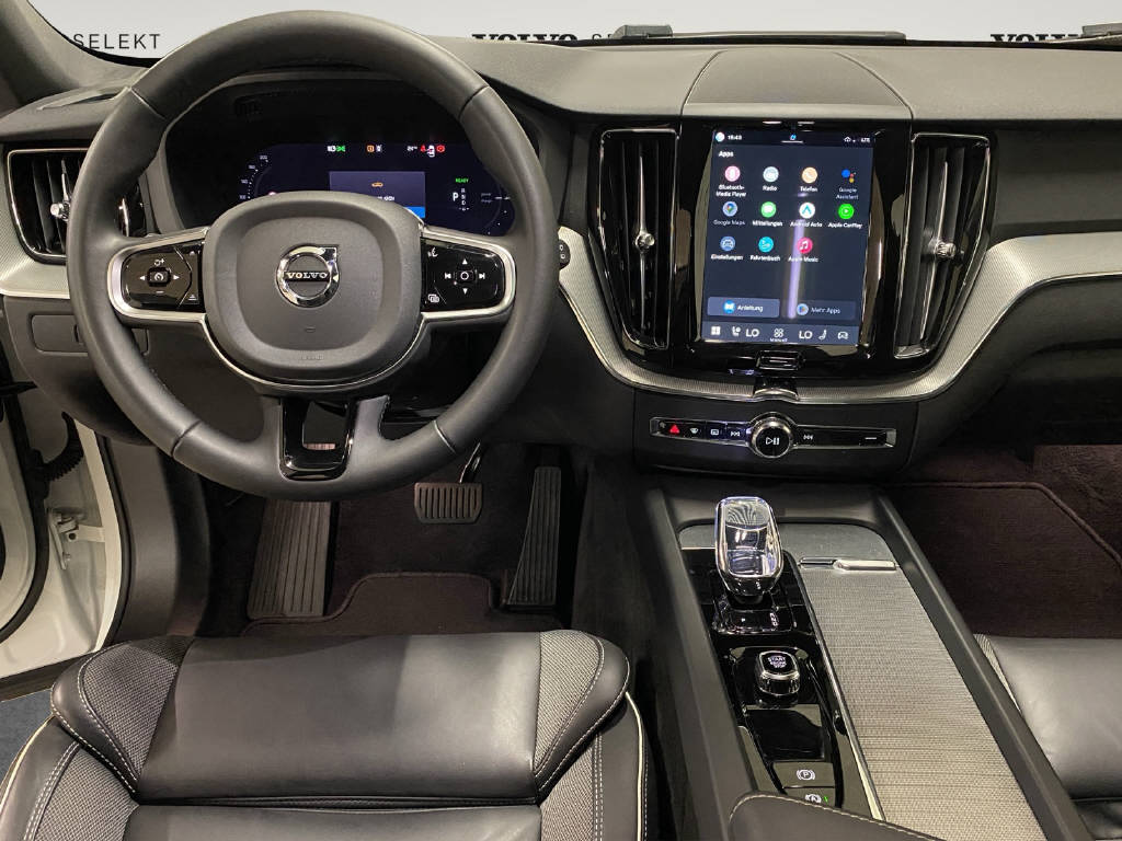 VOLVO XC60 2.0 T6 TE Plus Dark eAWD-image-9