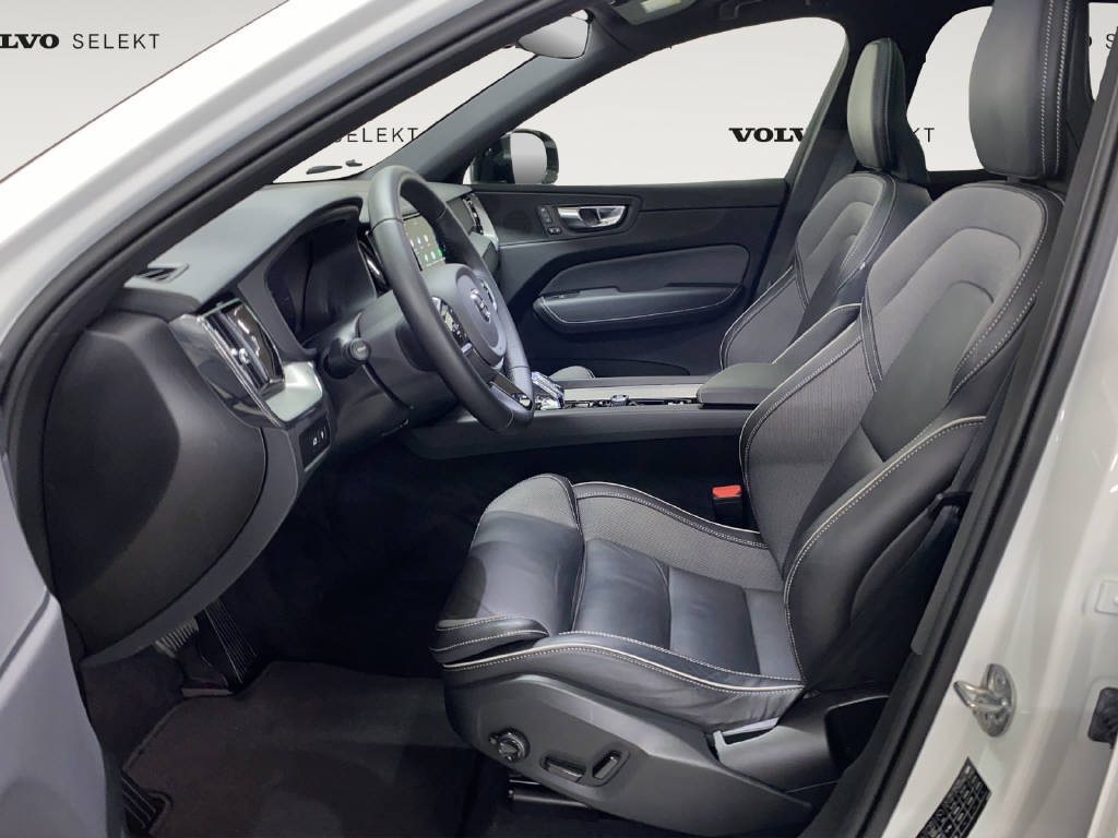 VOLVO XC60 2.0 T6 TE Plus Dark eAWD-image-5